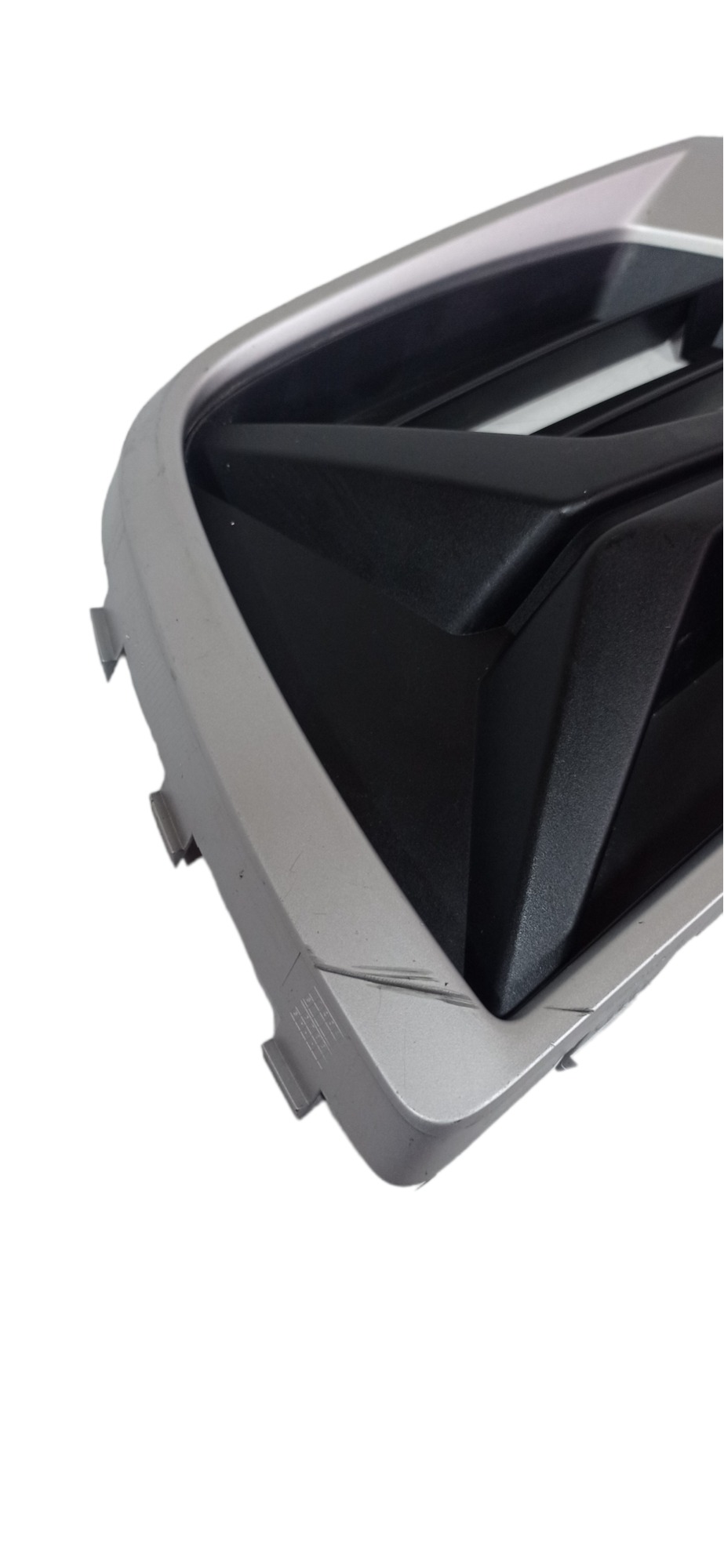 Grade Farol Milha Direita Audi Q3 2019 5