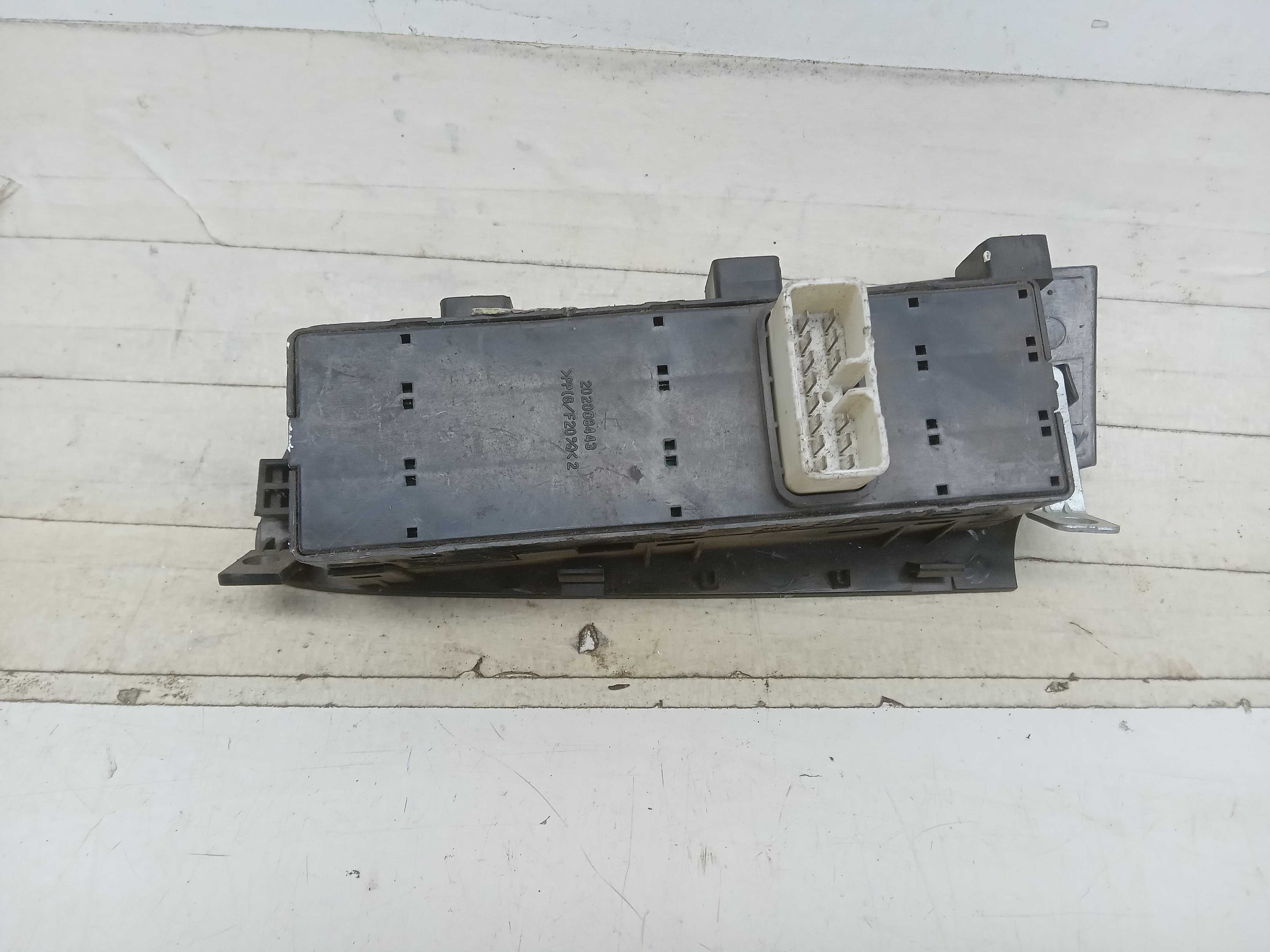 MOLDURA COMANDO BOTAO VIDRO DIANTEIRA LE KIA CERATO 2010 2