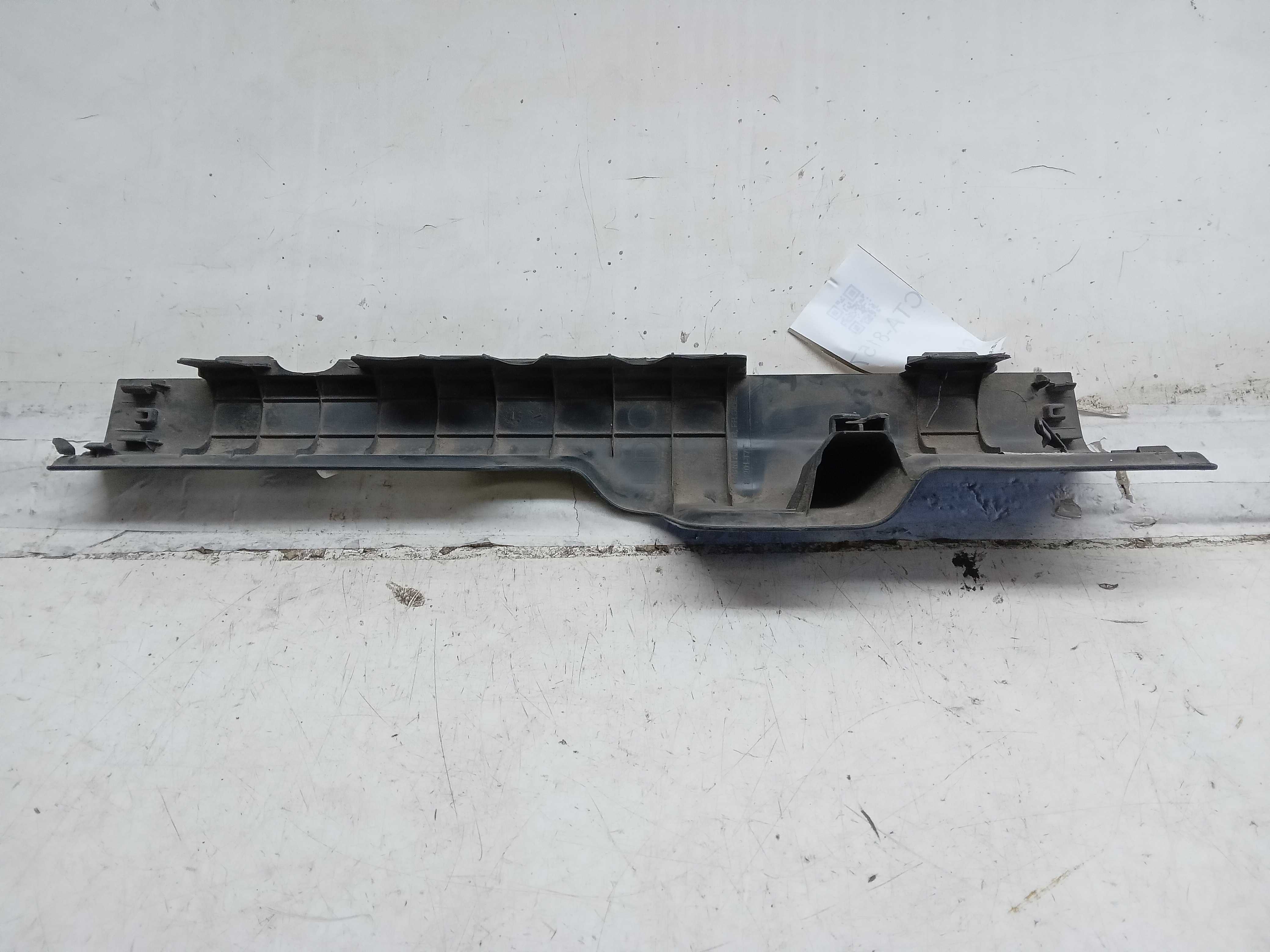MOLDURA SOLEIRA INTERNA PORTA DIANTEIRA LD HONDA HRV 2018 2