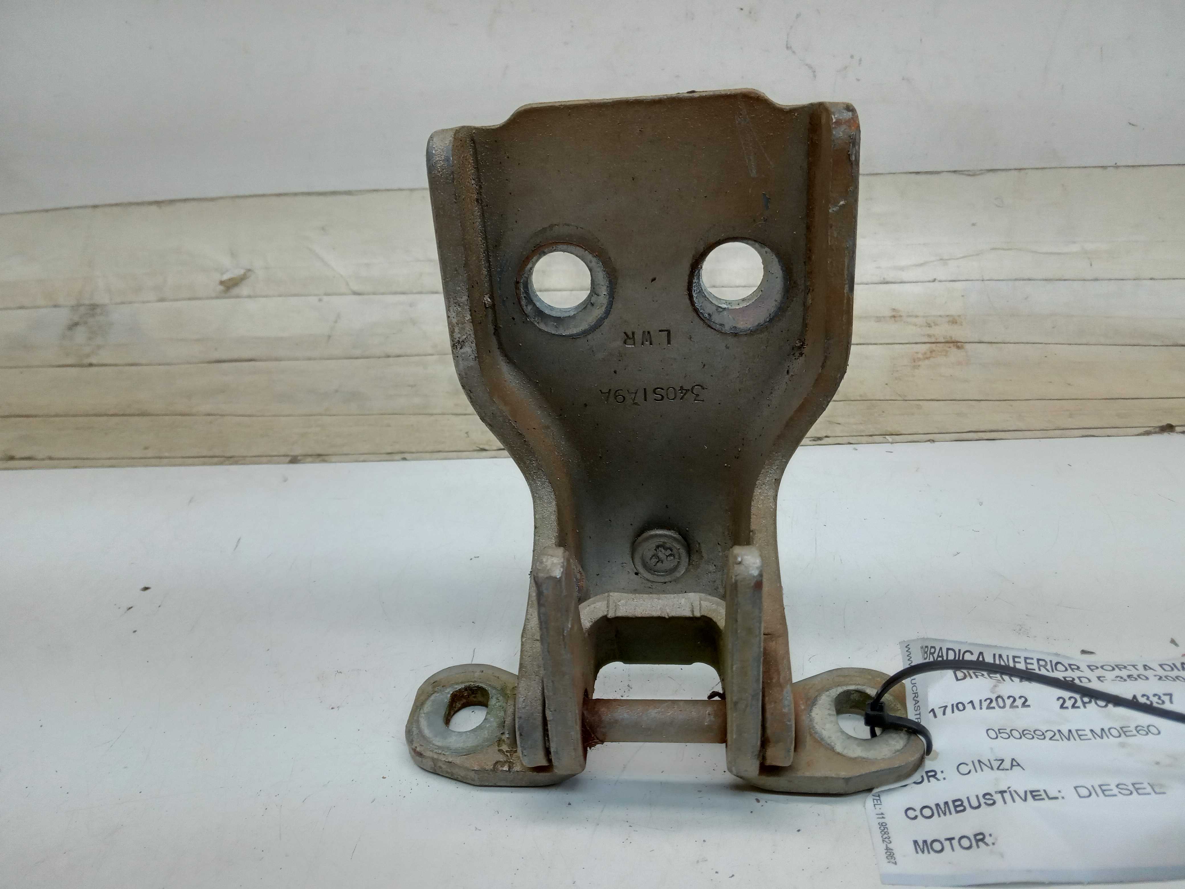 DOBRADIÇA INFERIOR PORTA DIANTEIRA DIREITA Ford F-350 2001 2