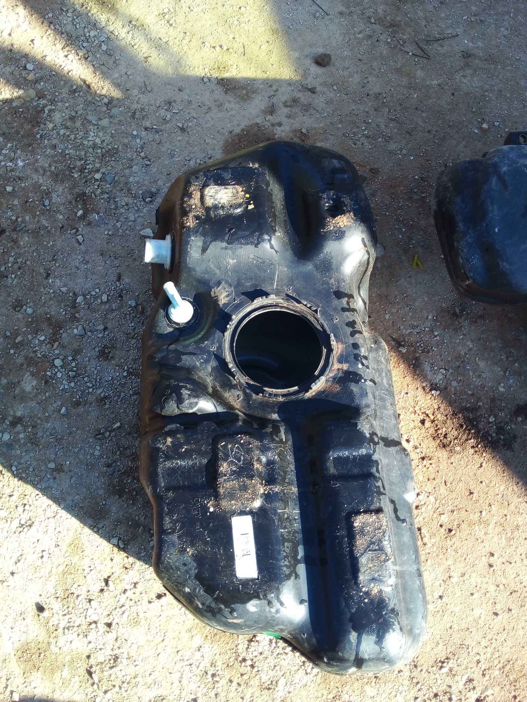 Tanque de combustível march / versa
