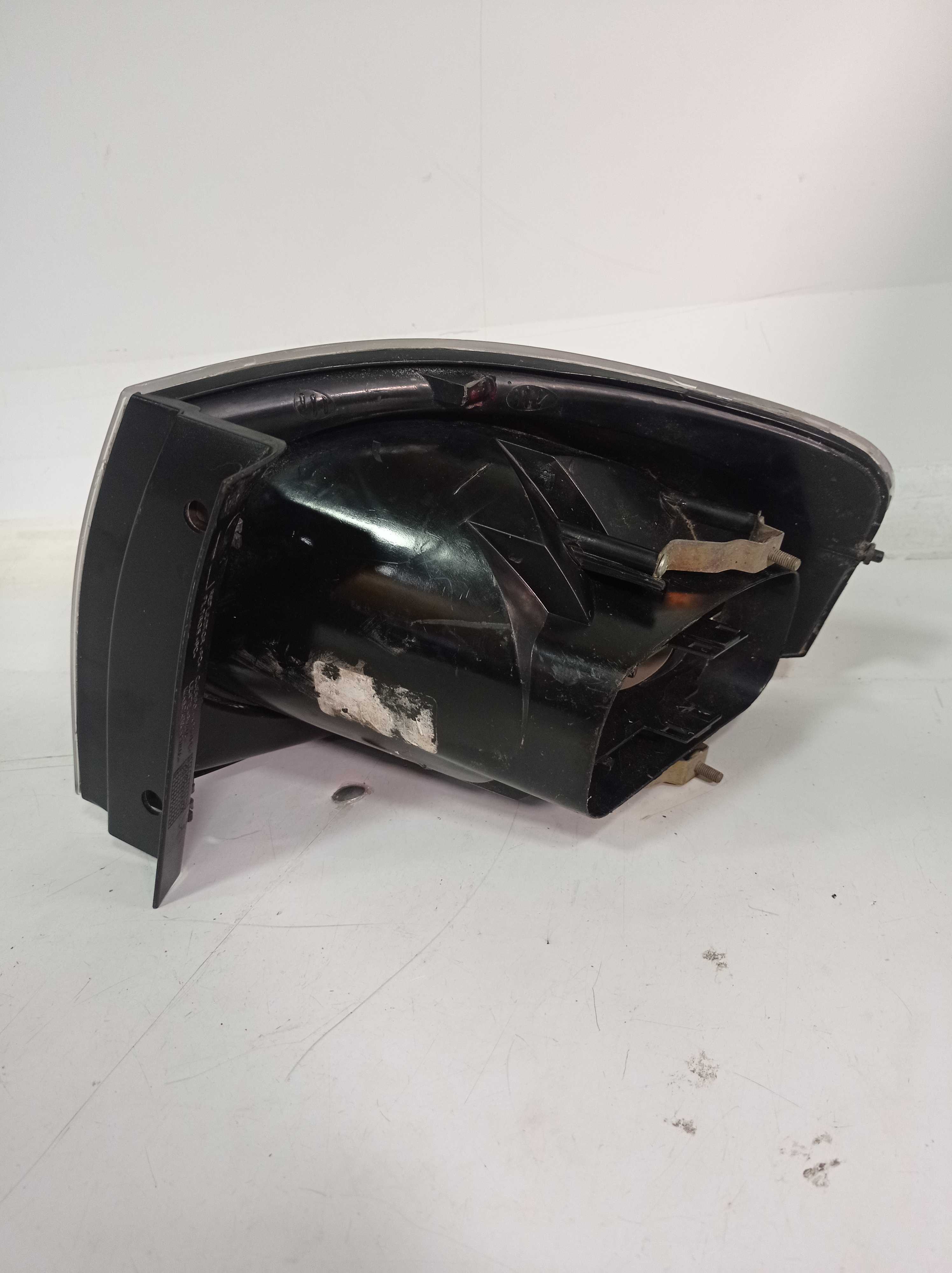 LANTERNA TRASEIRA CANTO ESQUERDA VW SPACEFOX 2006 A 2010 3