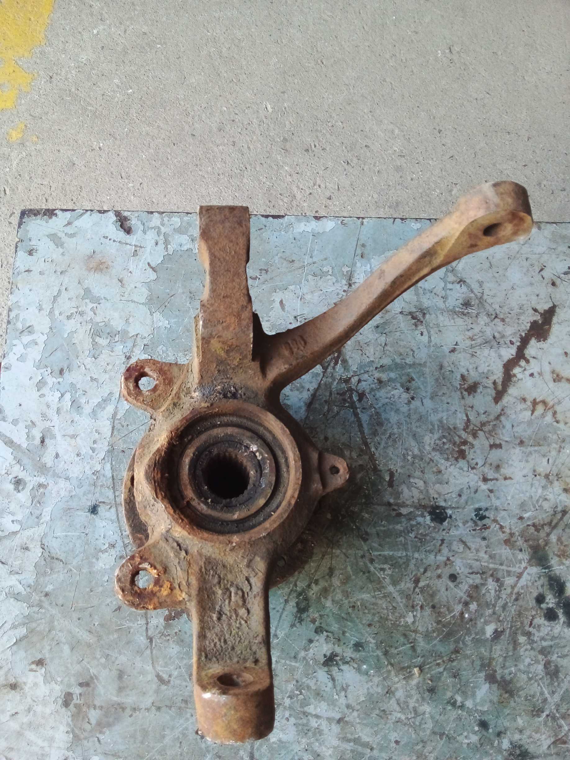CUBO MONTANTE DIANTEIRO DIREITO FIAT UNO