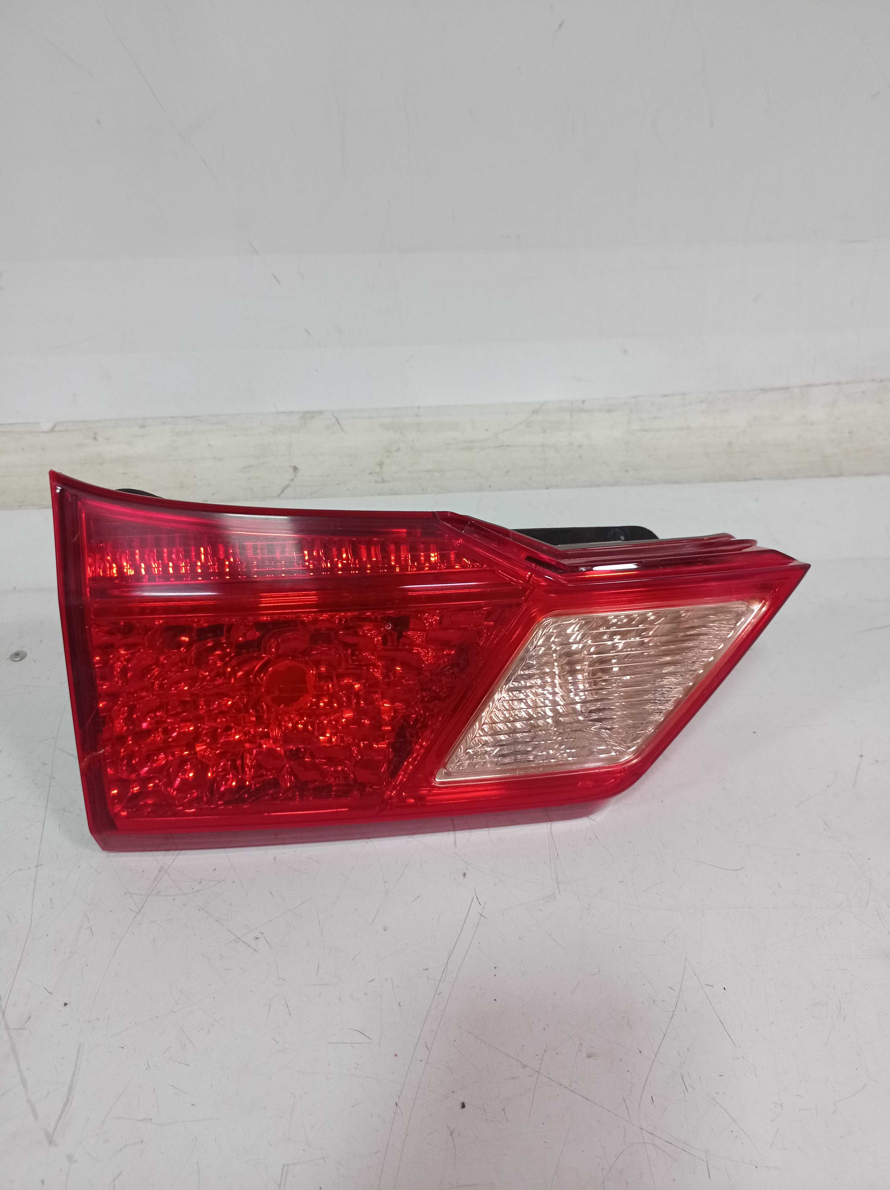 LANTERNA TAMPA TRASEIRA ESQ HONDA CITY 2015 A 2021 TRINCADA