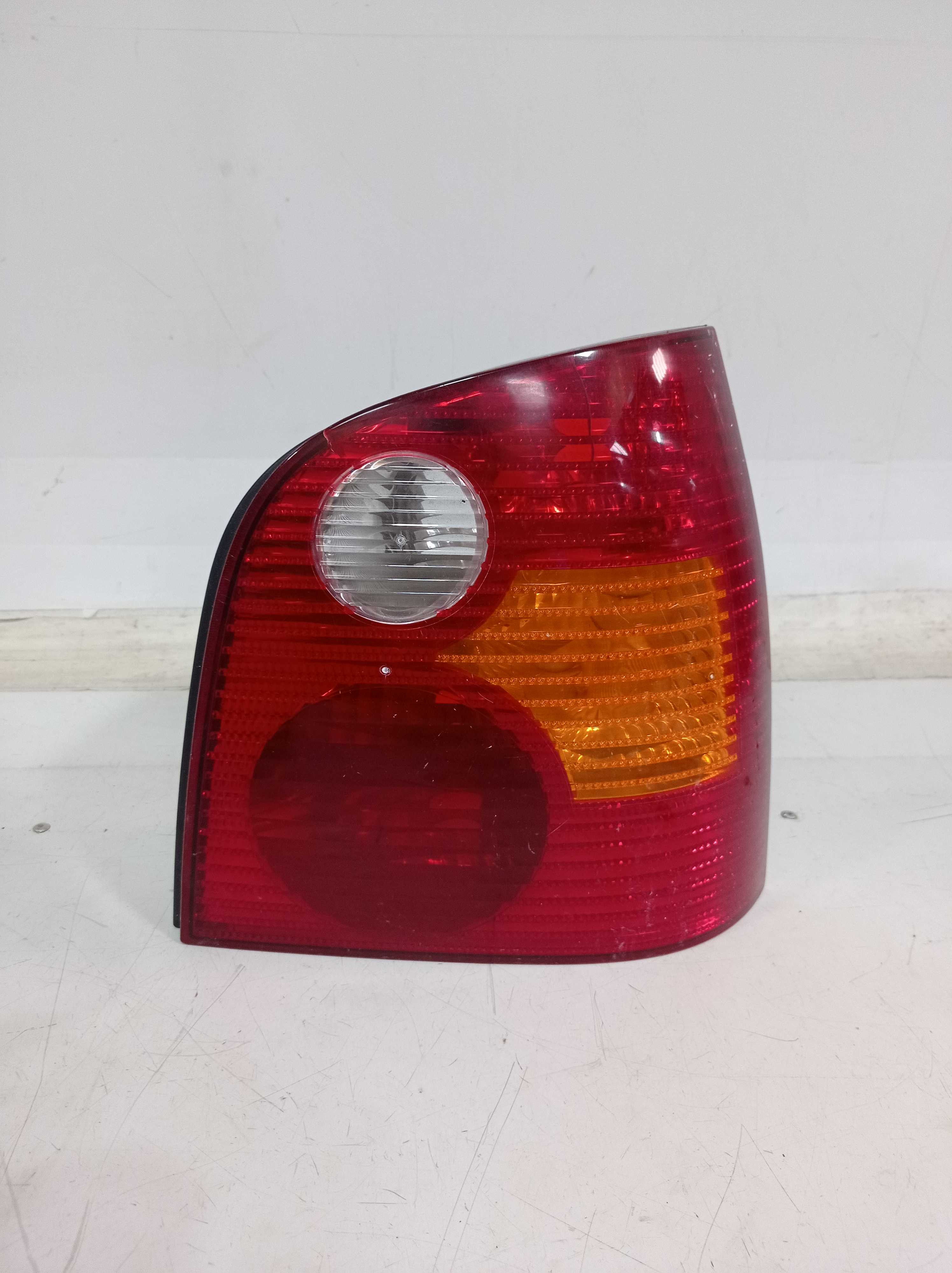 LANTERNA TRASEIRA DIREITA VW POLO HATCH 2003 2006 RECUPERADA 1