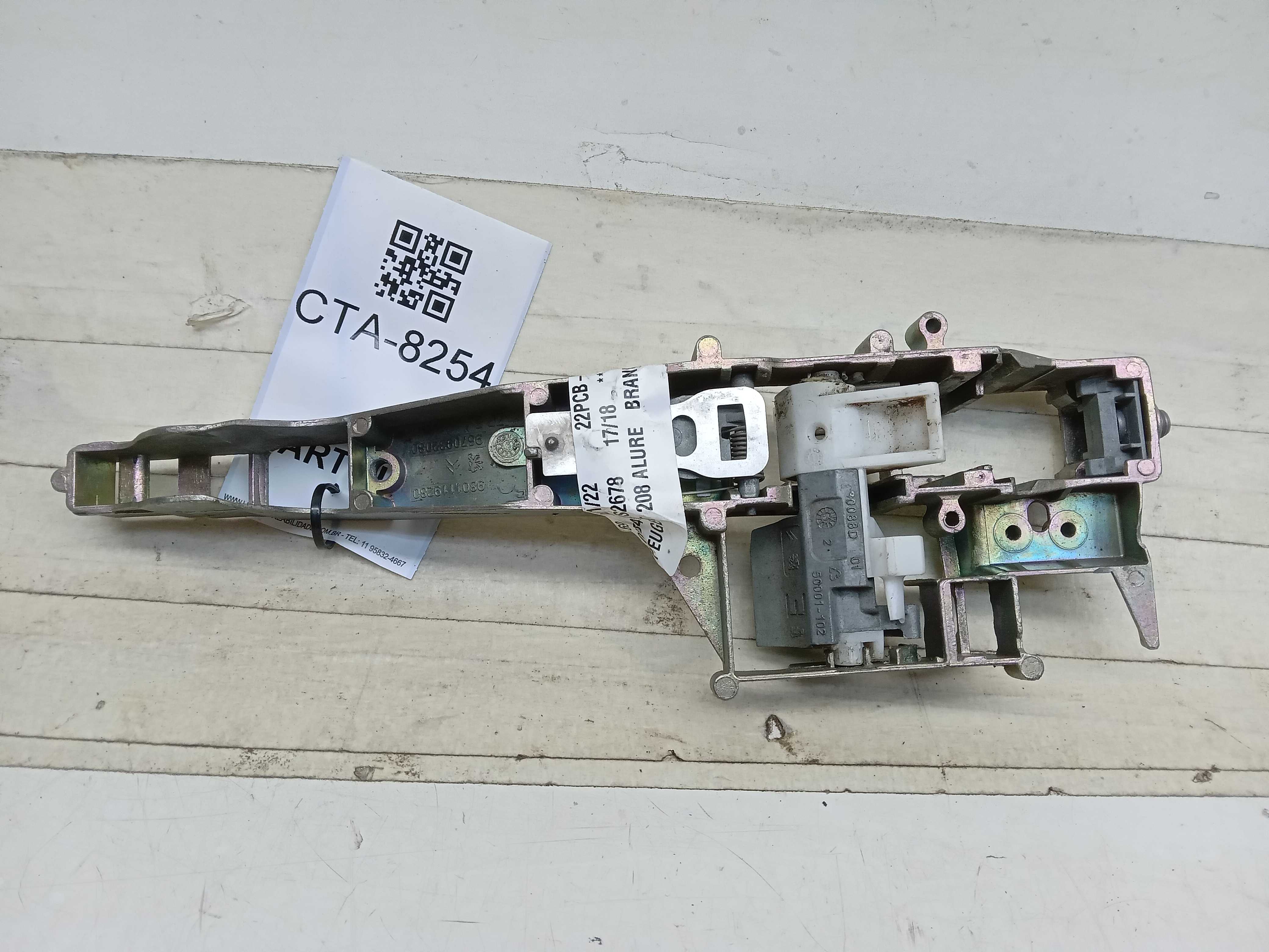 SUPORTE MAÇANETA EXTERNA PORTA TRASEIRA LE PEUGEOT 208 2018 2