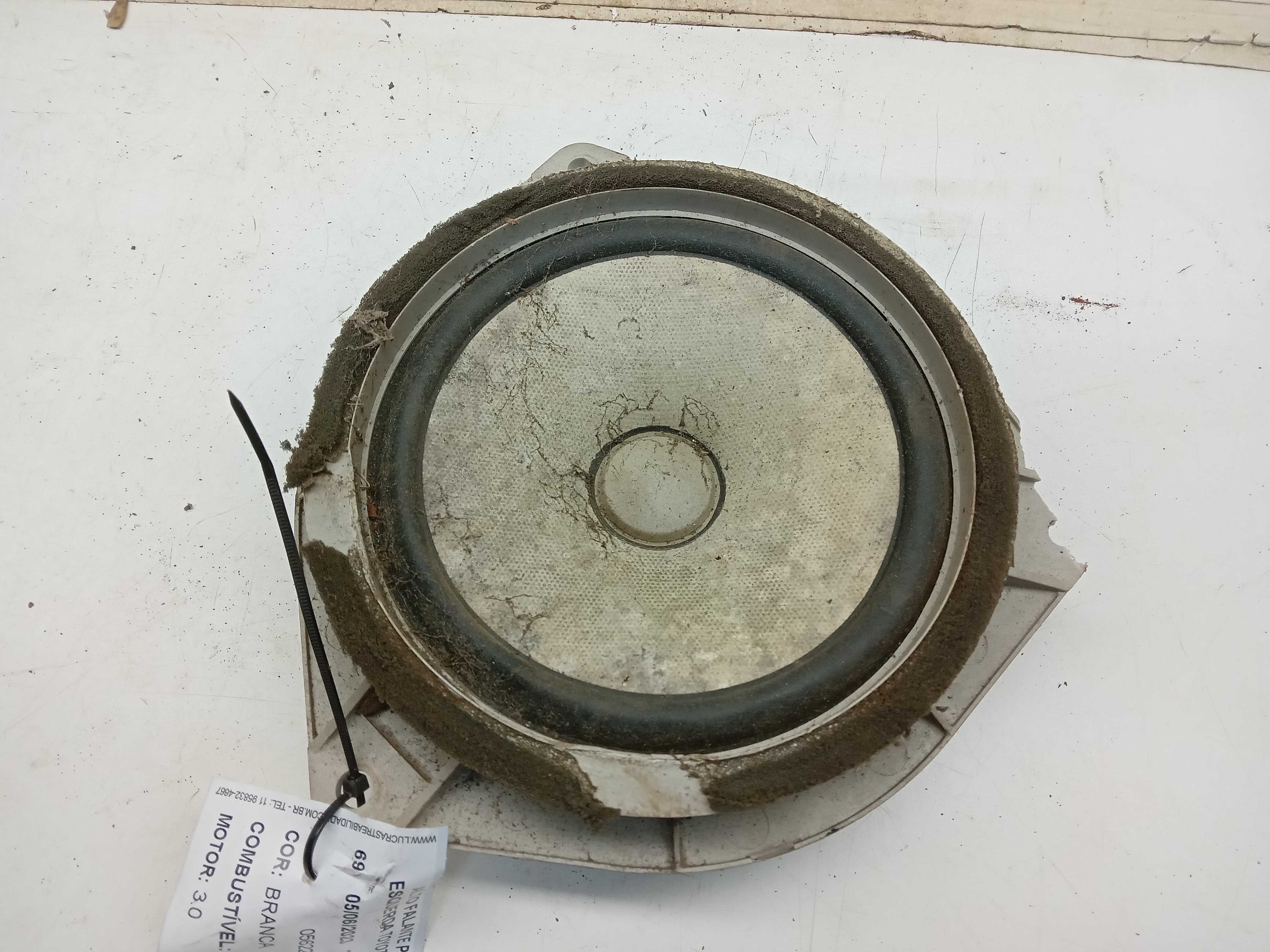 ALTO FALANTE PORTA TRASEIRA LE TOYOTA HILUX SW4 2011