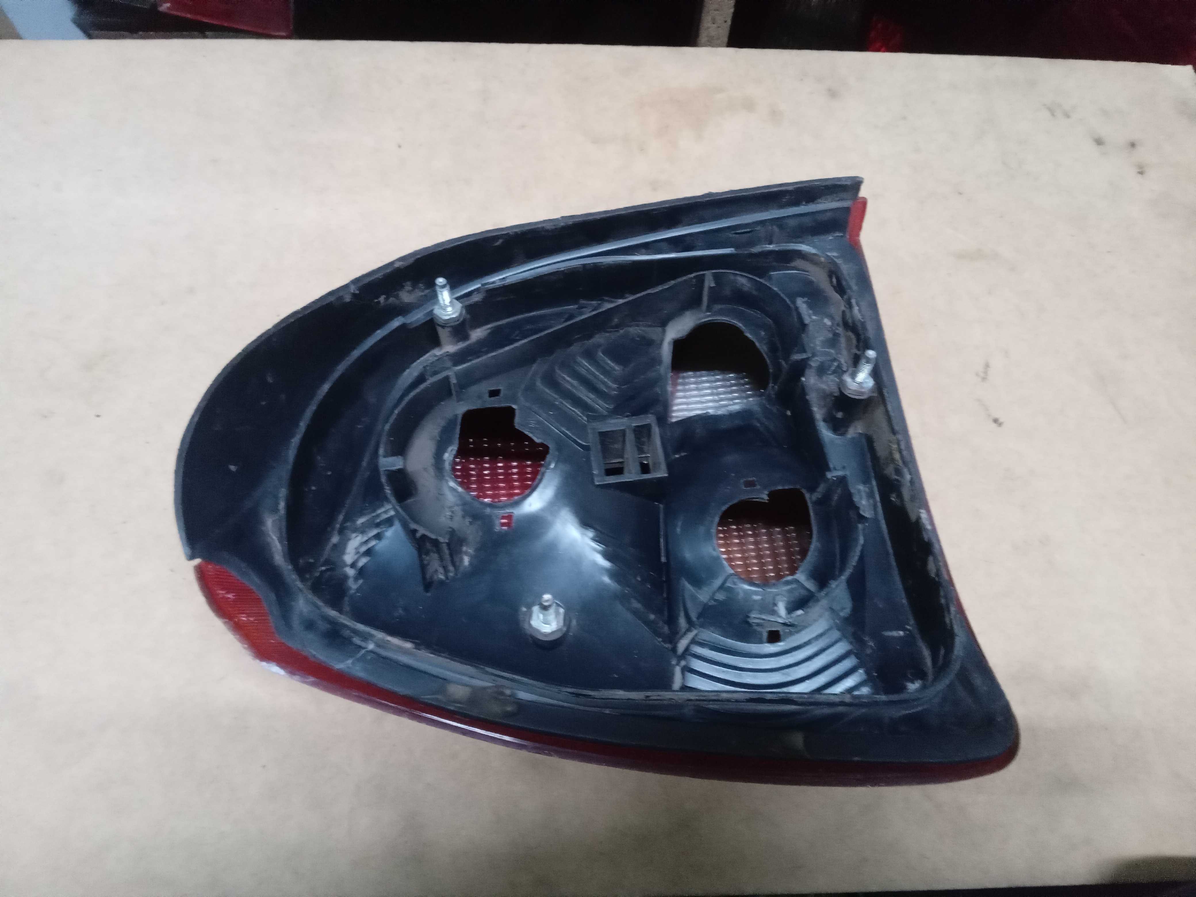 LANTERNA TRASEIRA ESQUERDA VW GOL 2