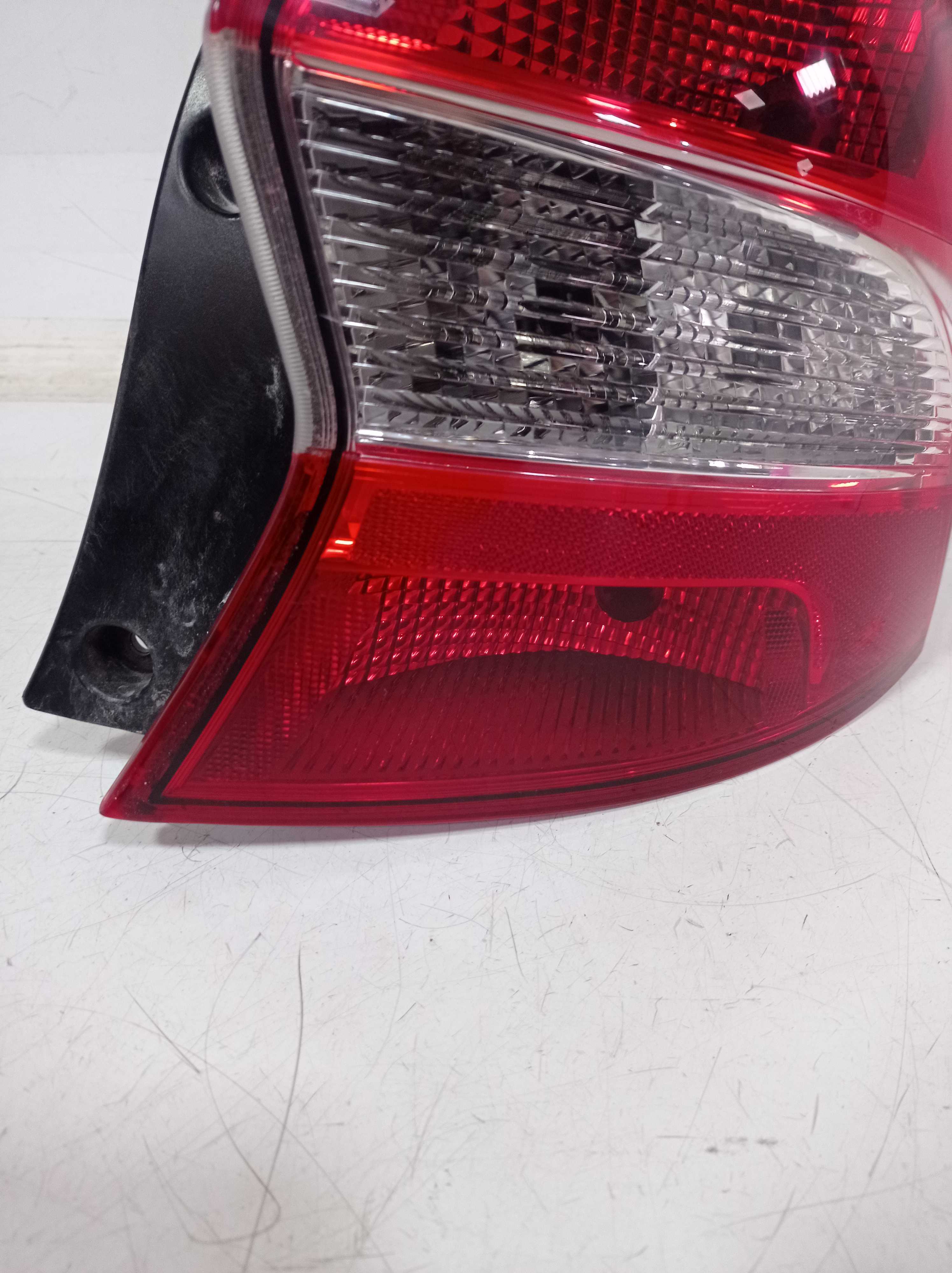 LANTERNA TRASEIRA DIREITA FORD KA SEDAN 2018 RECU CRISTAL 2
