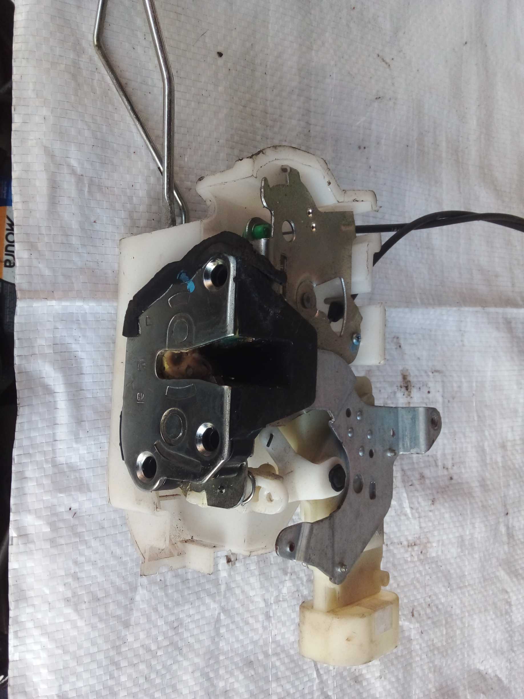 FECHADURA PORTA DIANTEIRA ESQUERDA  S10  2015