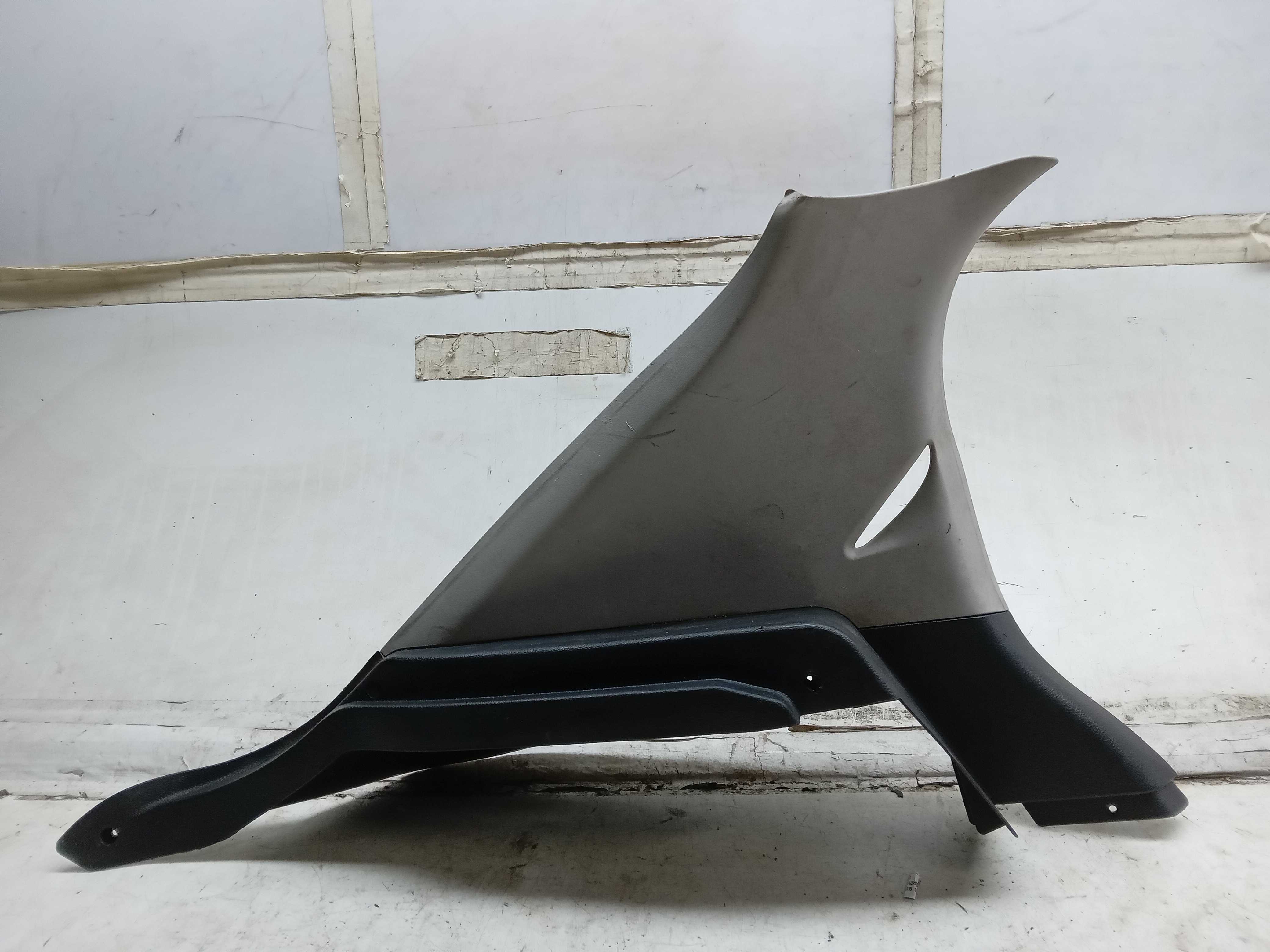 SUPORTE TAMPAO BAGAGITO LE GM ASTRA 2004 1