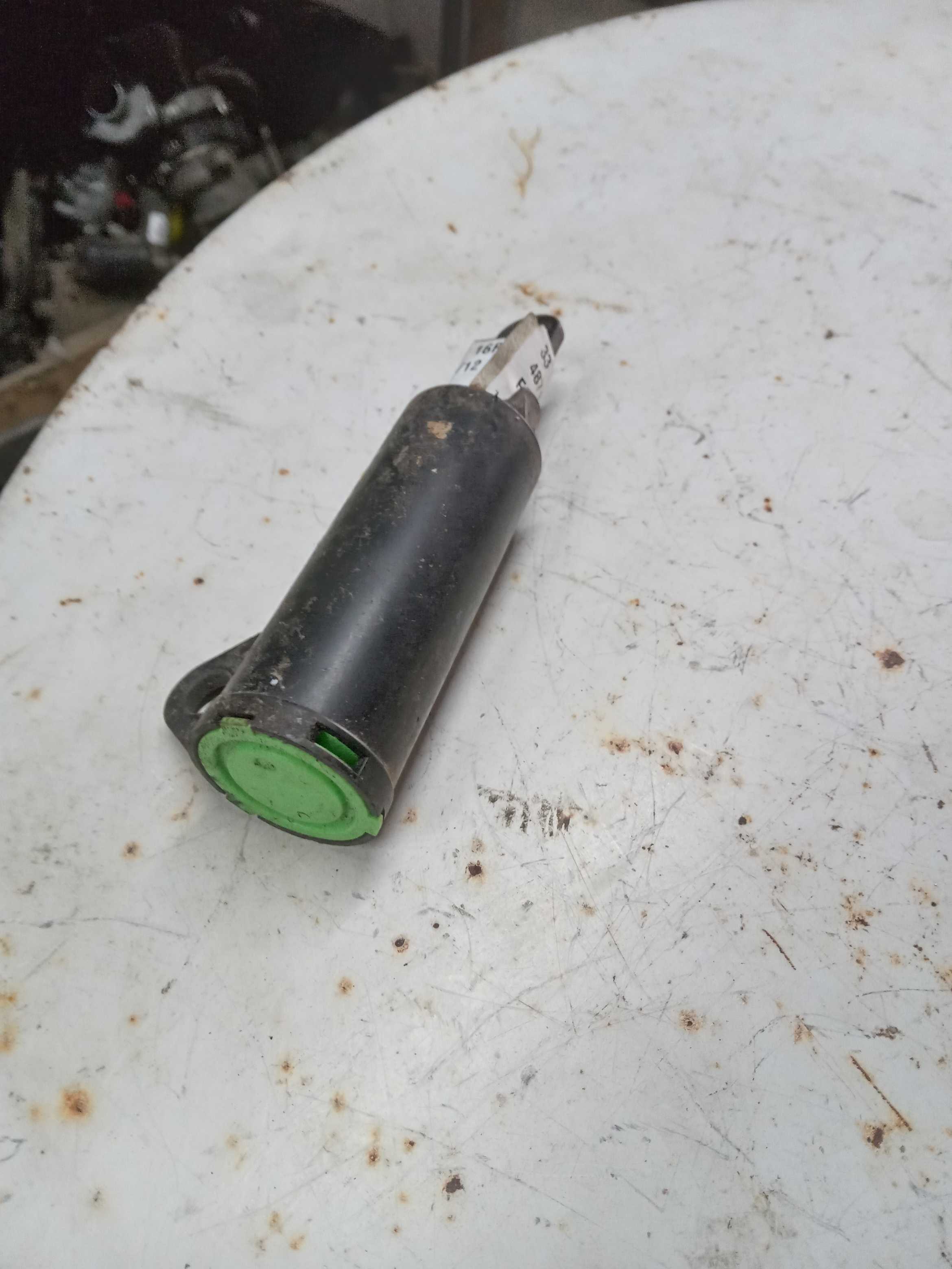 AMORTECEDOR PORTA LUVAS FORD FOCUS 2005 A 2010 2