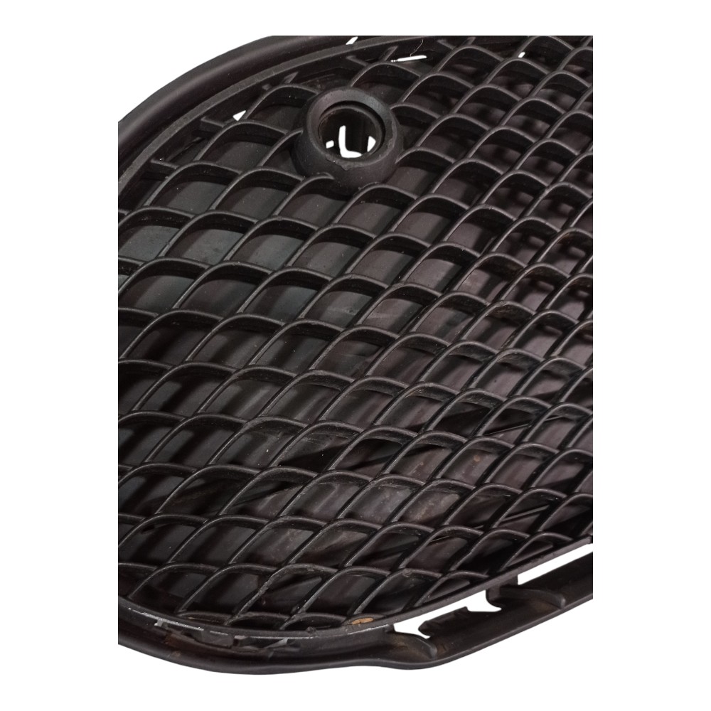Grade Moldura Milha Direita Mercedes C250 C300 Clase C 15 18 Preto Direito 4