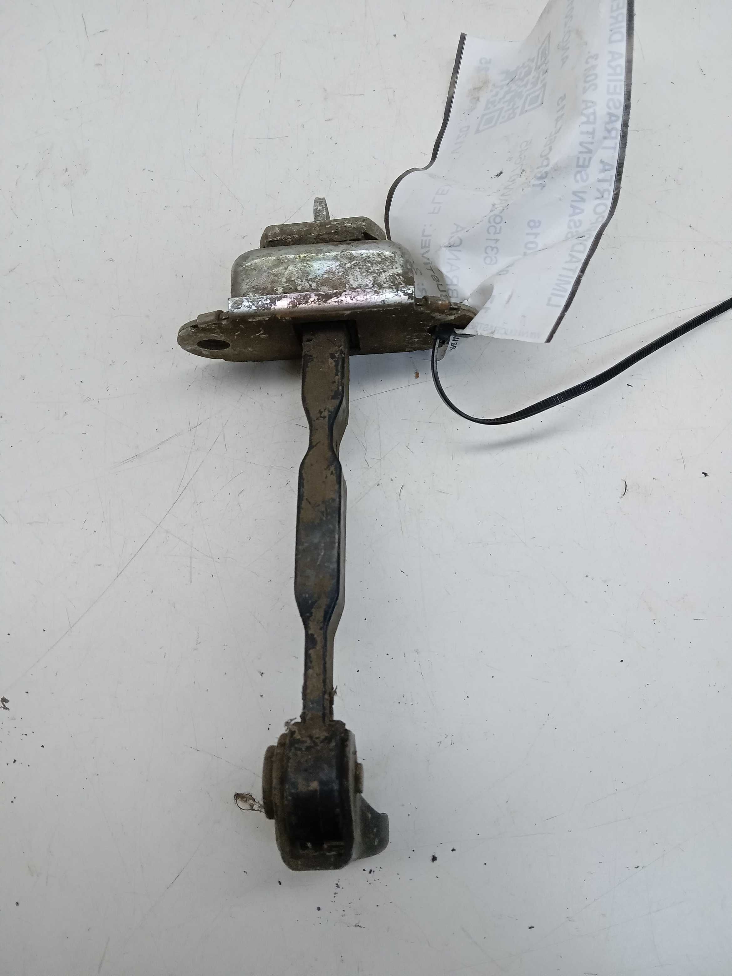 LIMITADOR PORTA TRASEIRA DIREITA NISSAN SENTRA 2013
