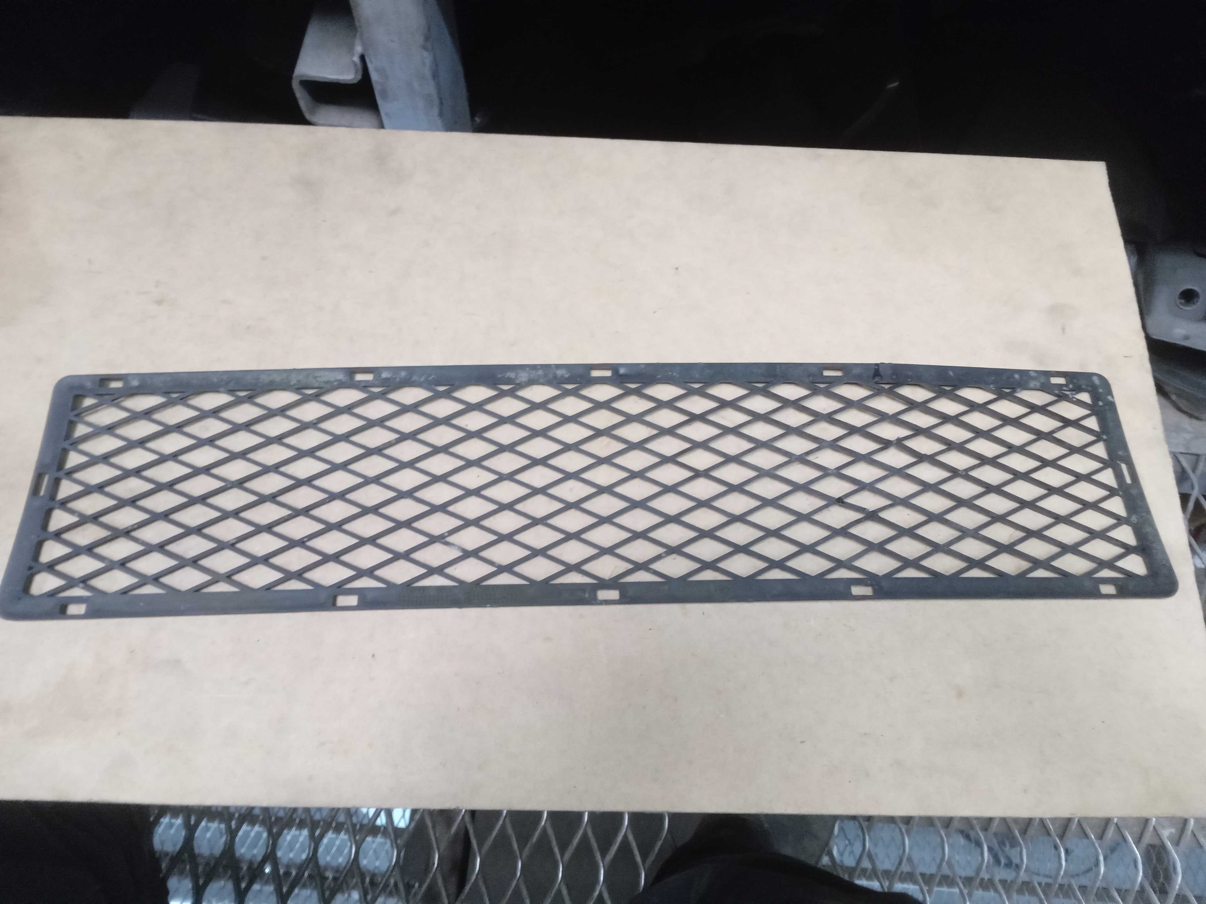 GRADE INFERIOR PARACHOQUE DIANT FIAT DOBLO 2010 1