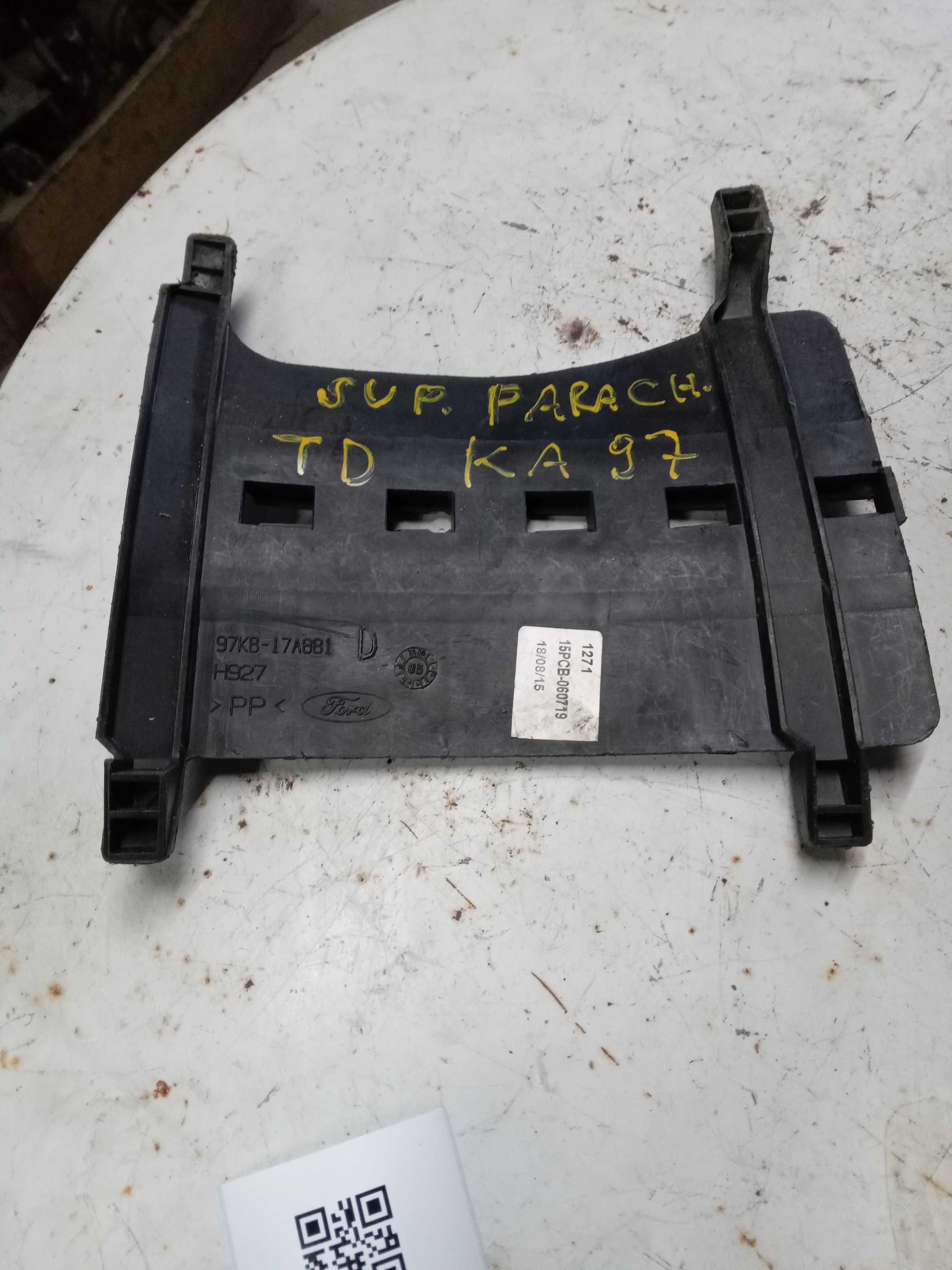 GUIA PARACHOQUE TRASEIRO DIREITO FORD KA 1997 A 2001 2