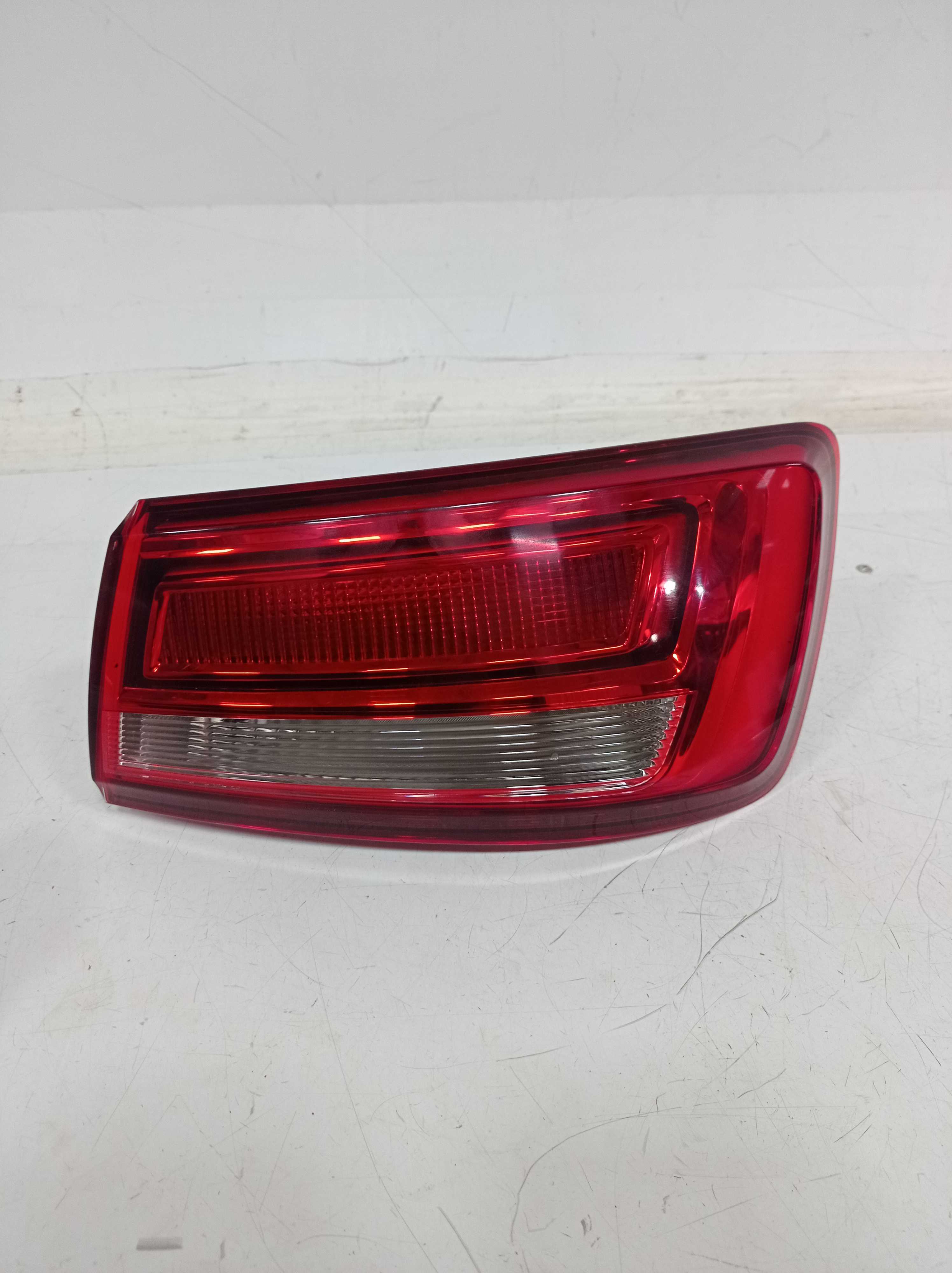 LANTERNA TRASEIRA CANTO DIREITO AUDI A3 2016 A 2020 1