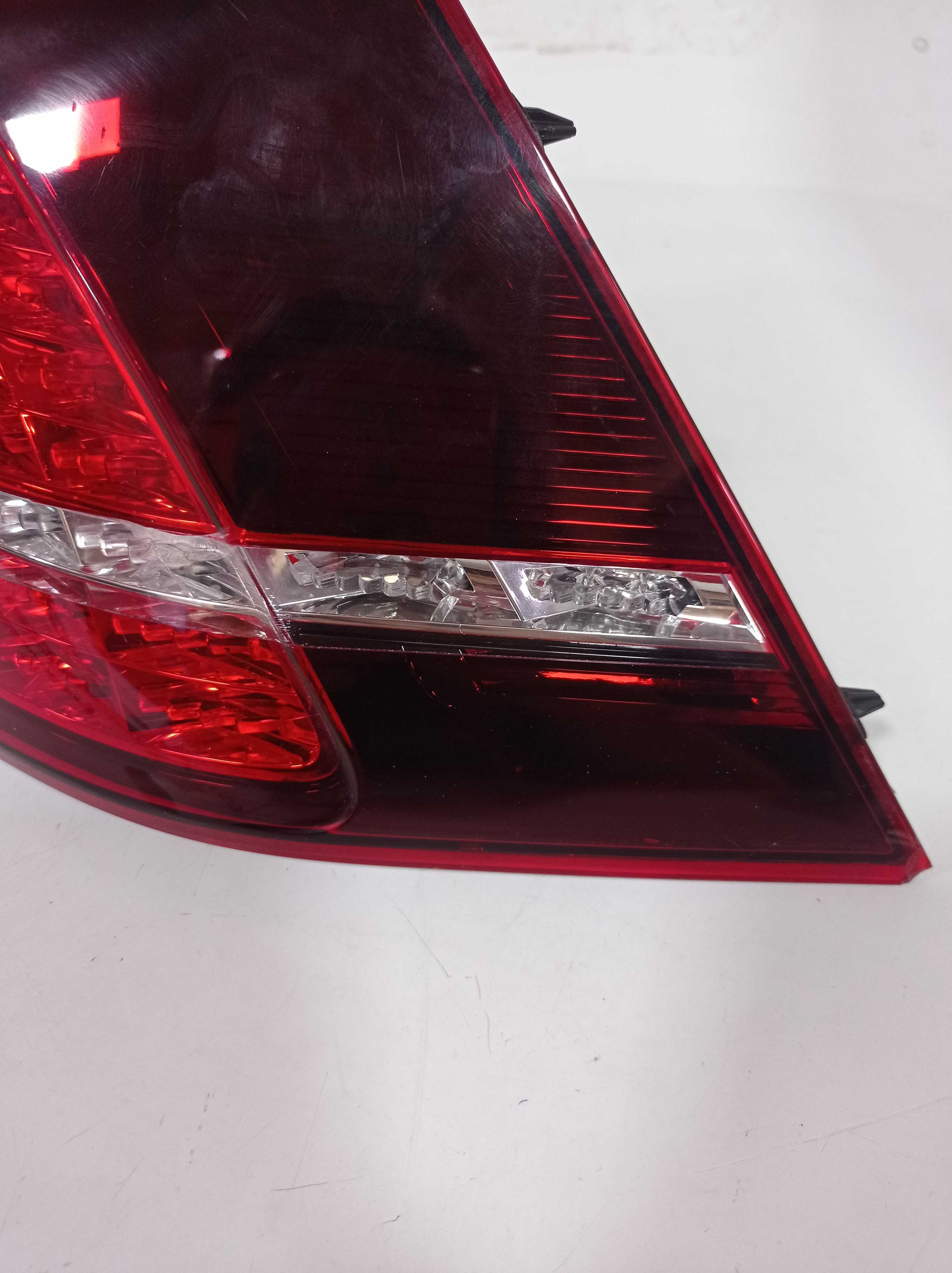 LANTERNA TRASEIRA DIREITA VW GOLF 2014 COM LED P RECUPERAR 2