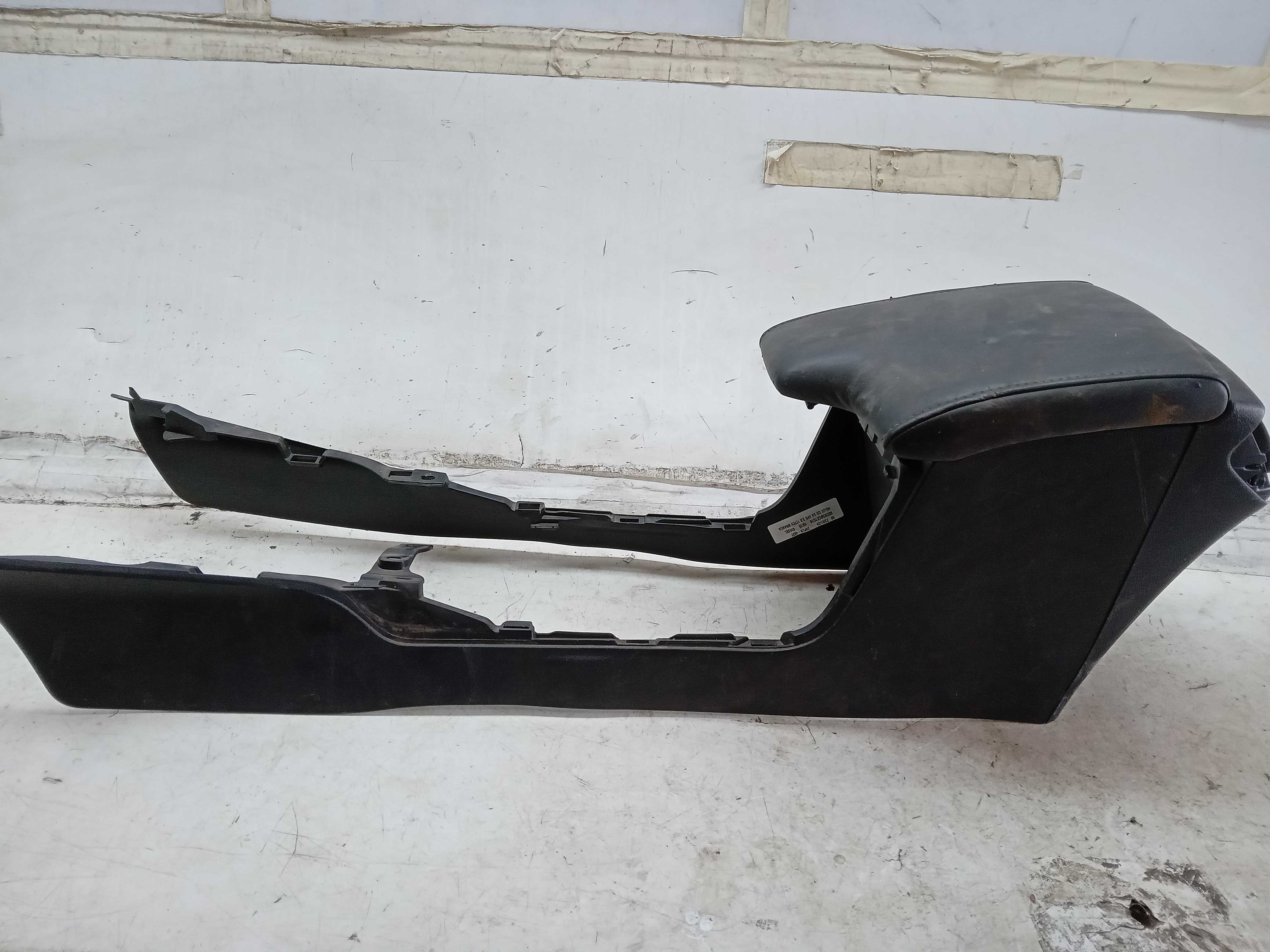 CONSOLE CENTRAL APOIO BRAÇO TOYOTA HILUX 2019 1