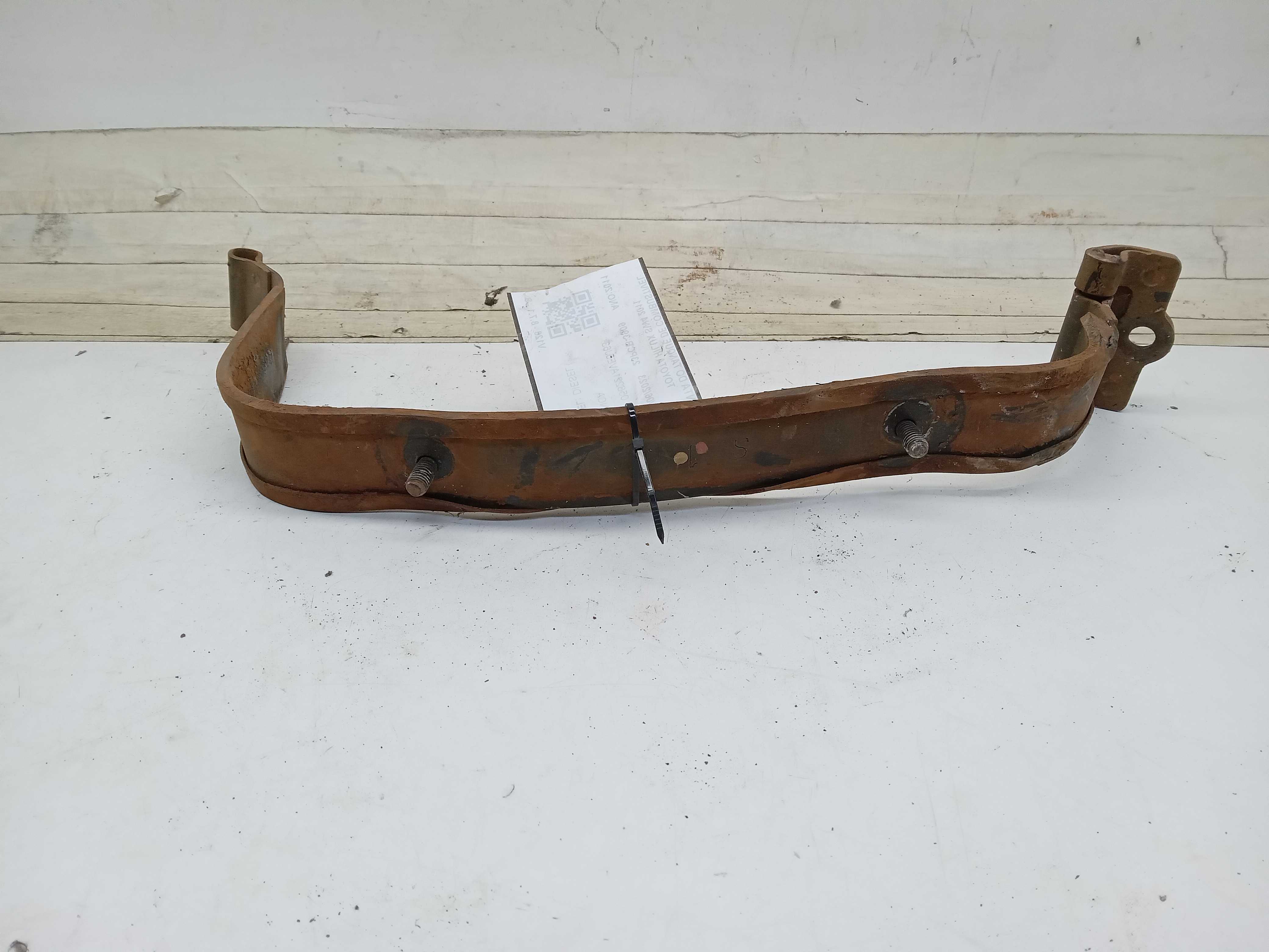 CINTA TANQUE COMBUSTIVEL TOYOTA HILUX SW4 2011 1