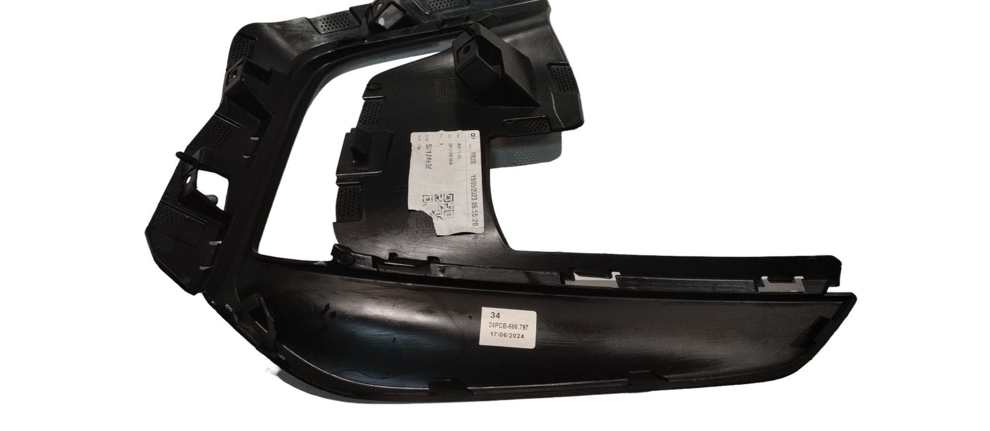 Moldura Milha Esquerdo Gm Tracker 2019 A 2021 26237243 Preto Esquerdo 3