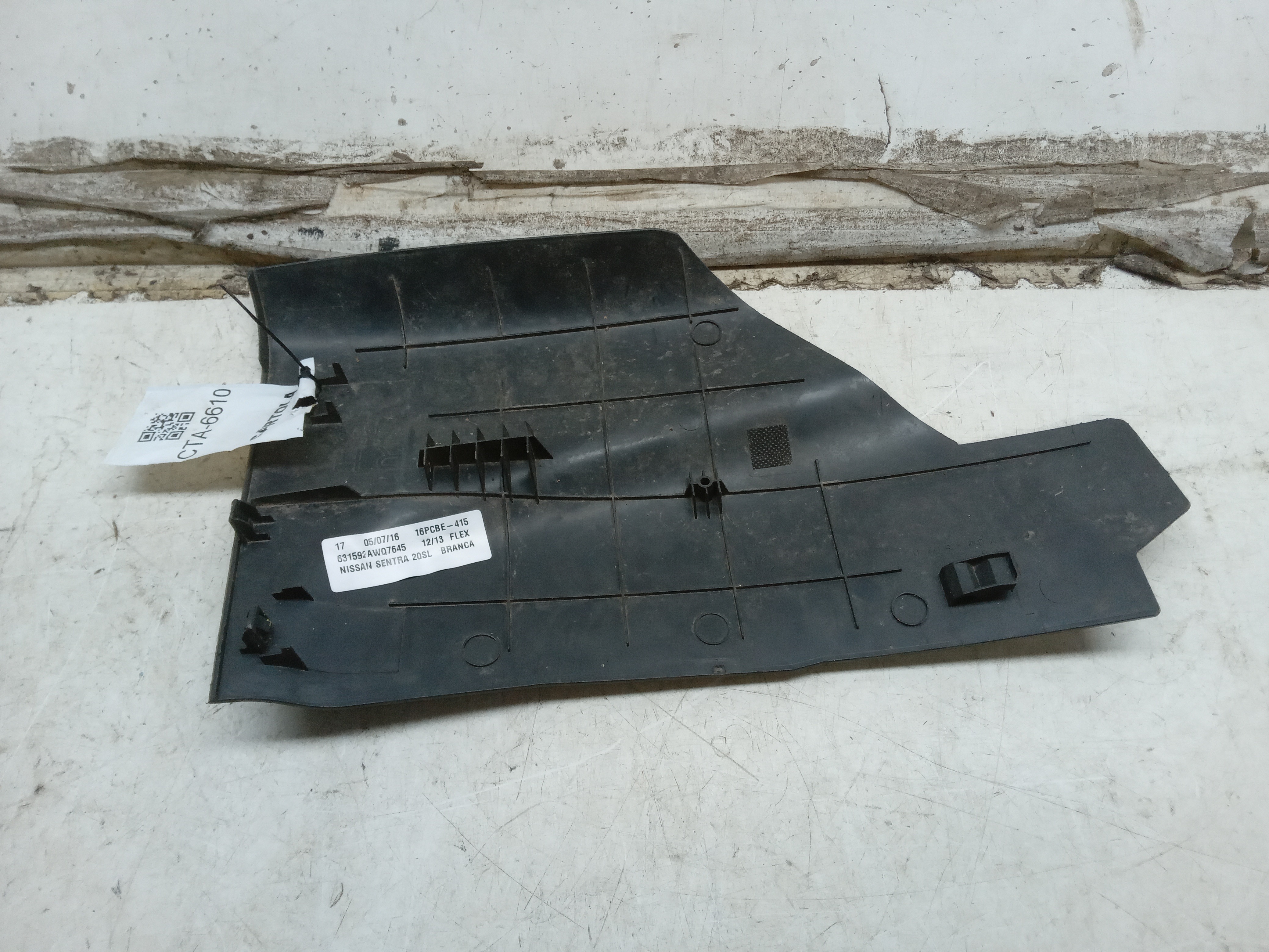 MOLDURA ACABAMENTO CONSOLE LD NISSAN SENTRA 2012 2