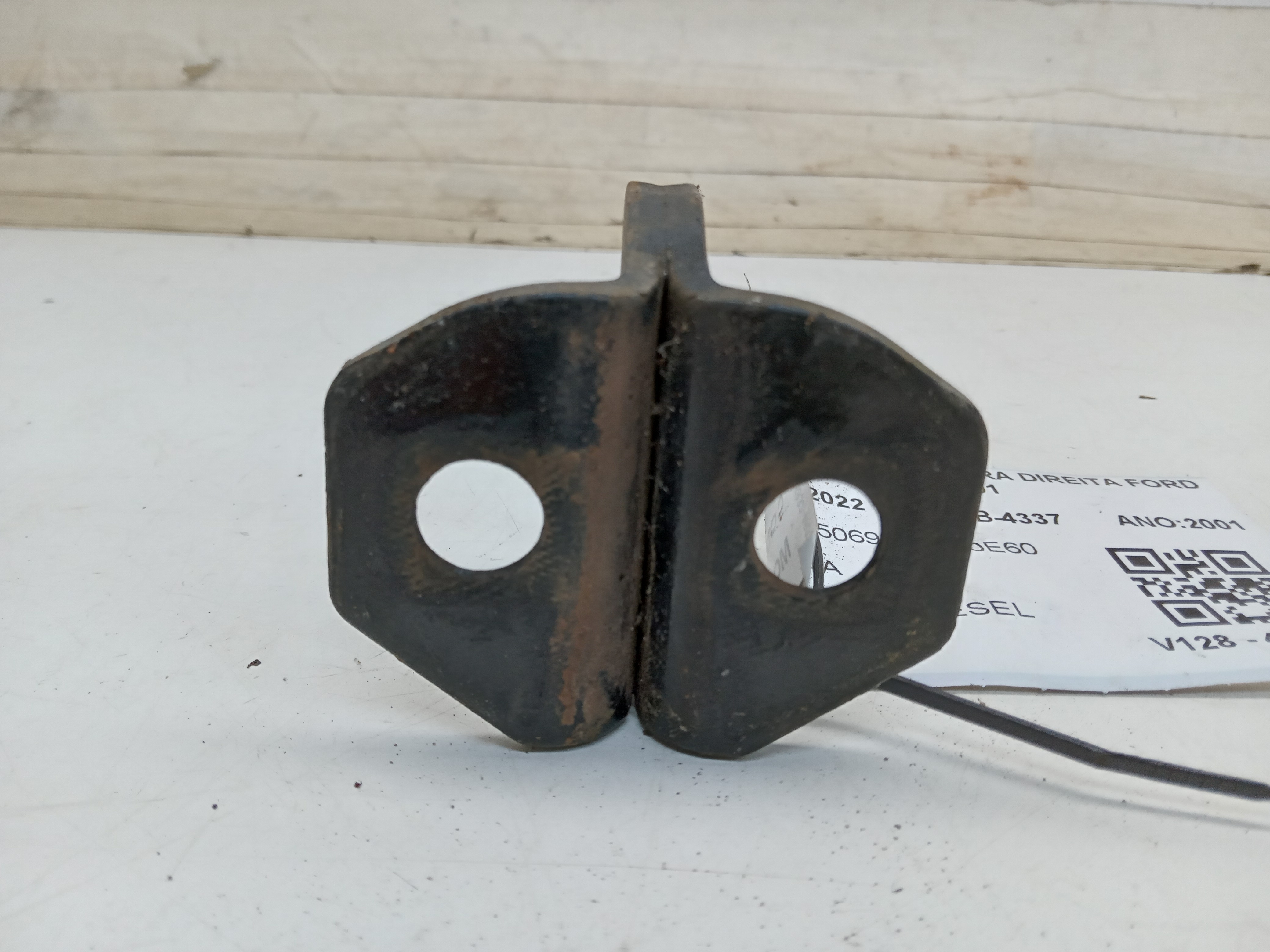 BATENTE  PORTA DIANTEIRA ESQUERDA Ford F350 2001