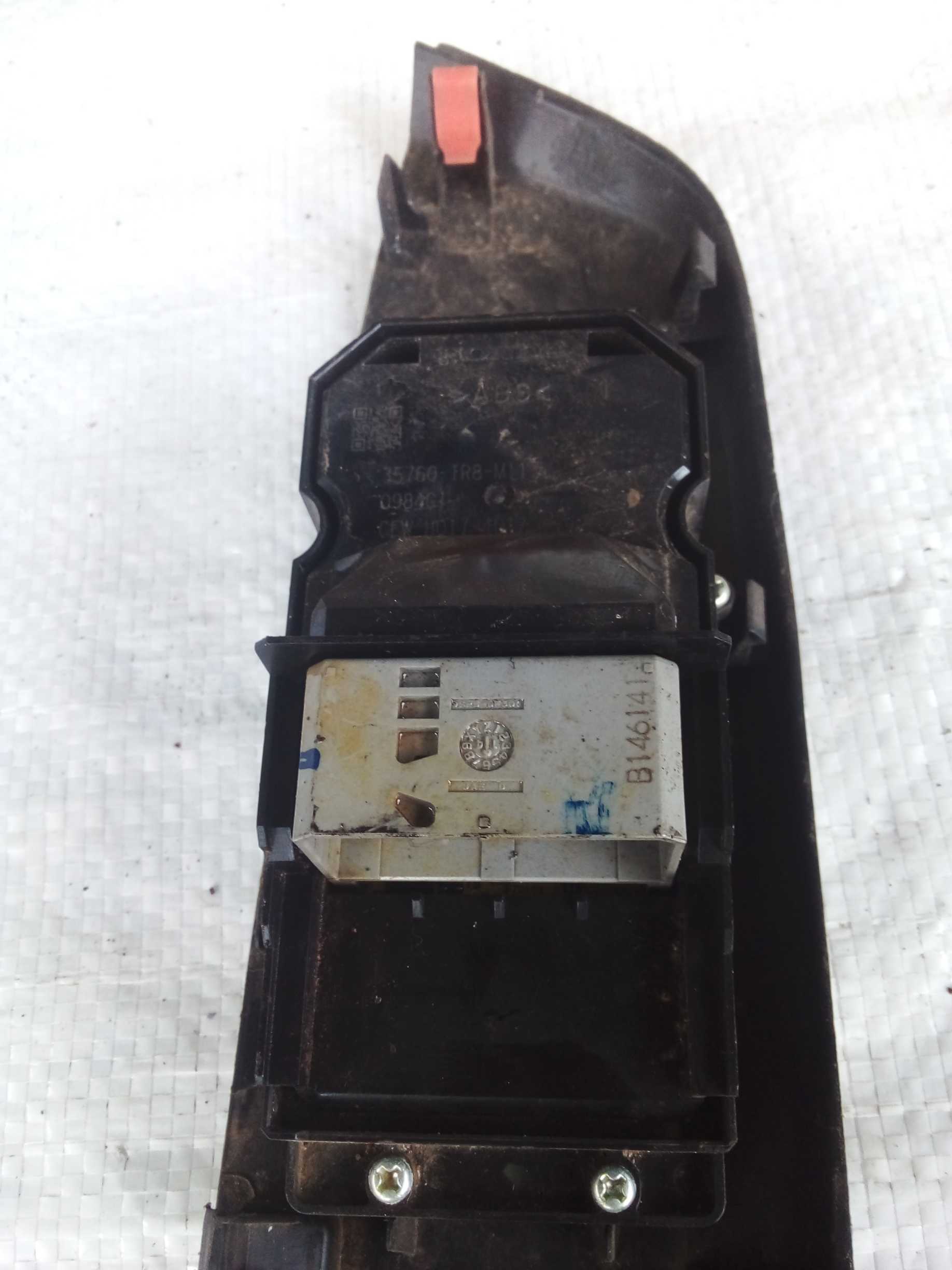 MOLDURA BOTÃO VIDRO ELETRICO DIANT DIREITO HONDA CIVIC 1