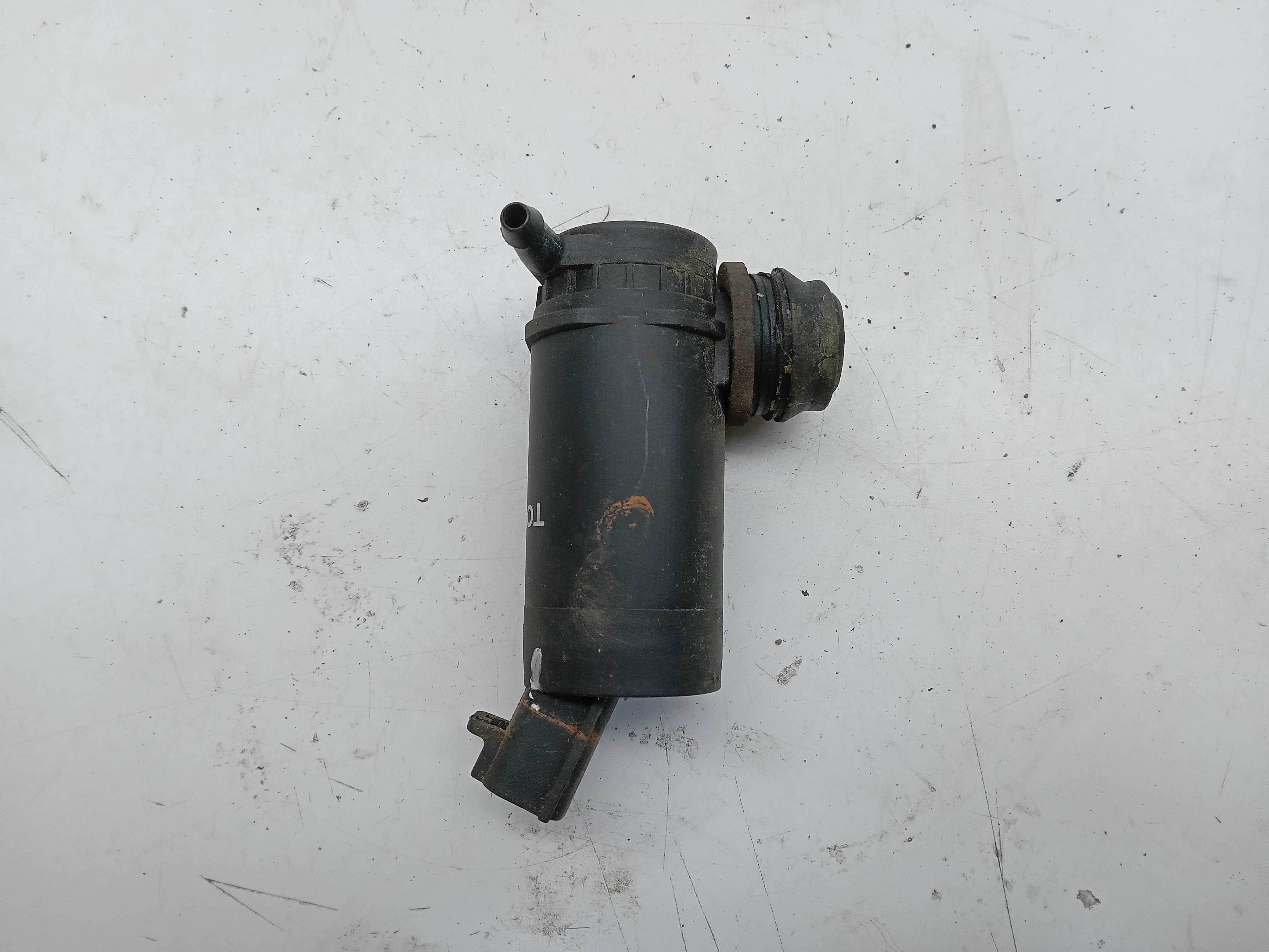 MOTOR ESGUICHO RESERVATORIO PARABRISA TOYOTA COROLLA 1