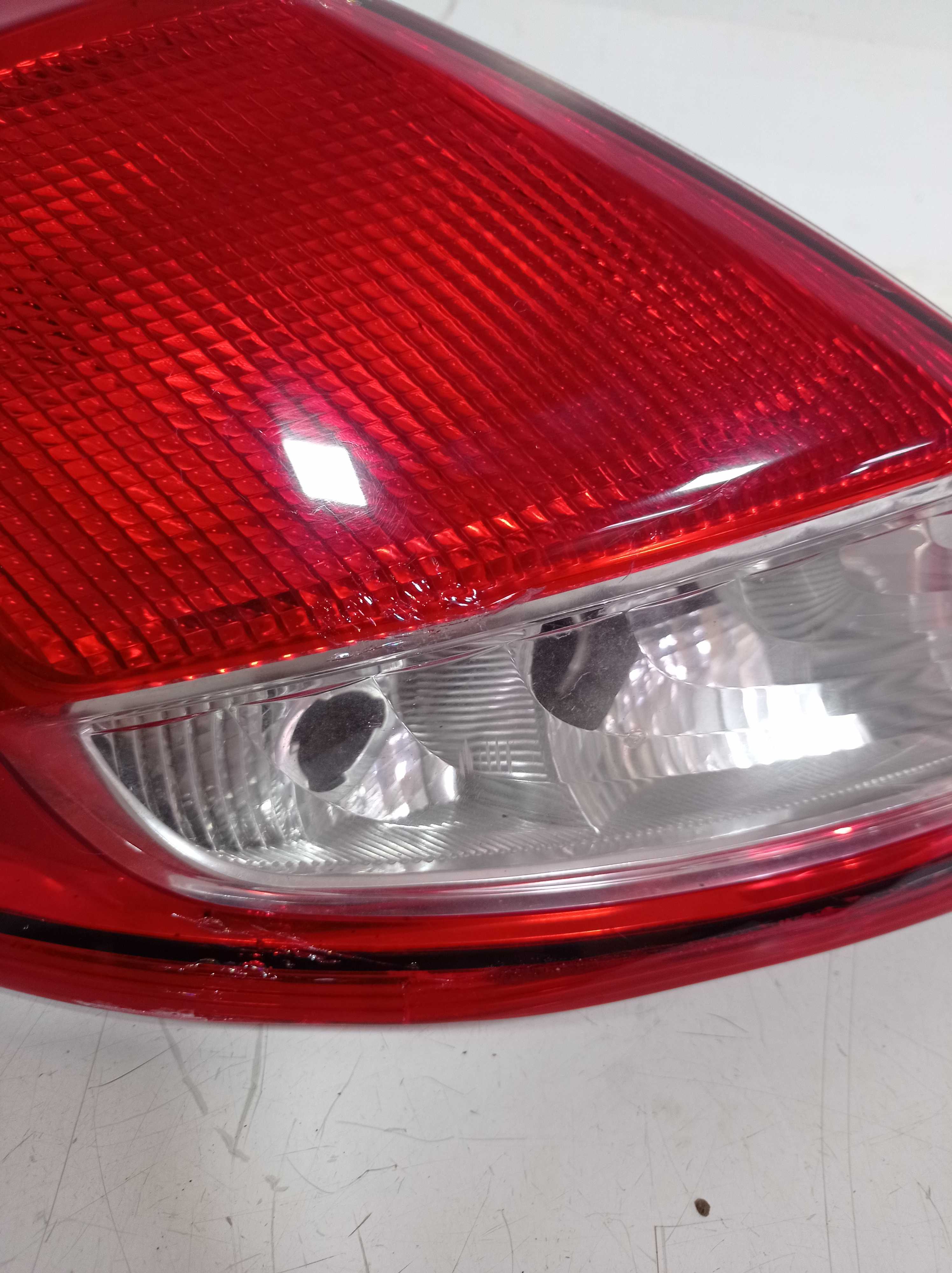 D3BB13405A LANTERNA T ESQUERDA FORD NEW FIESTA HATCH 13 RECU 3
