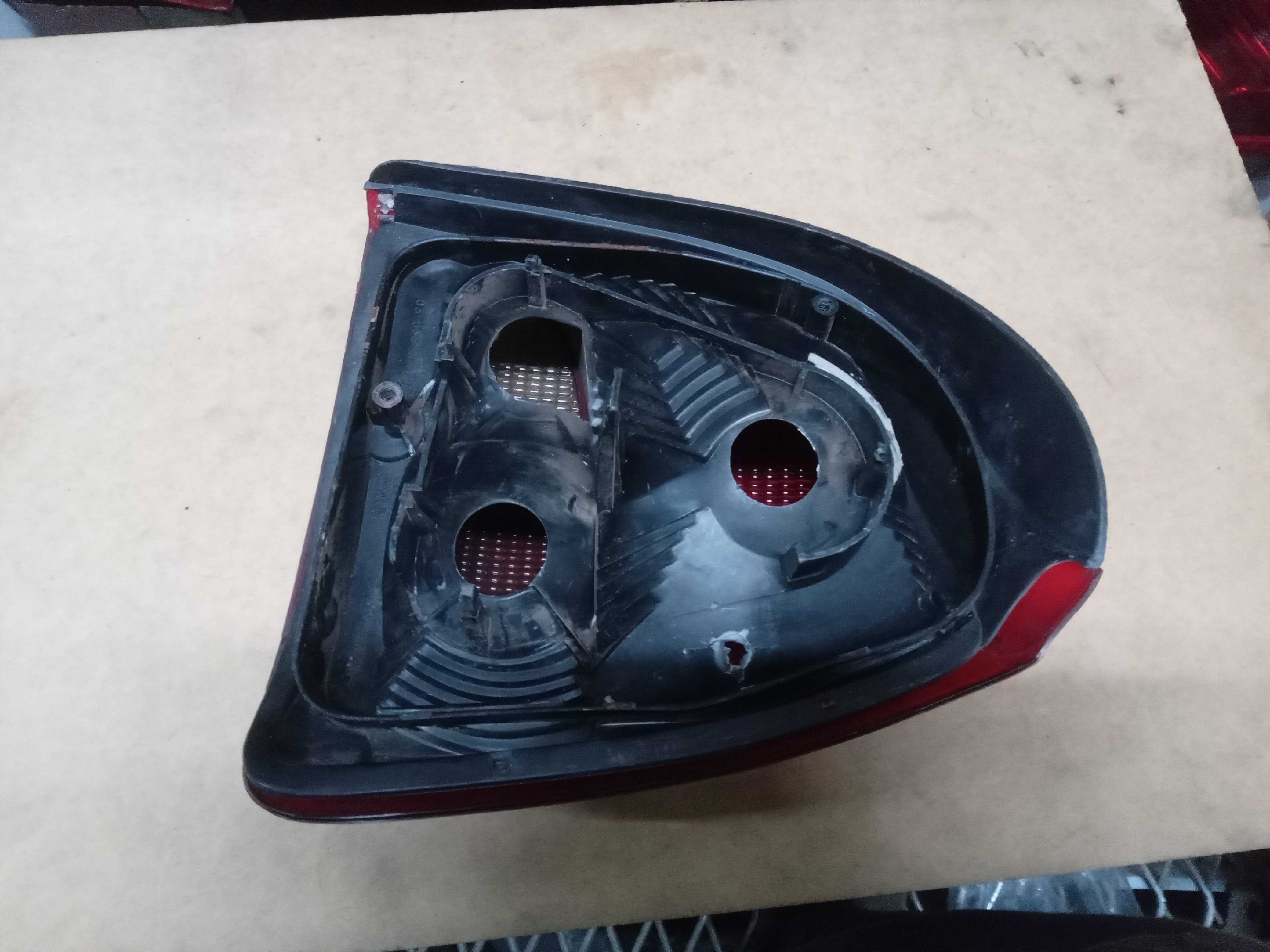 LANTERNA TRASEIRA ESQUERDA VW GOL 3