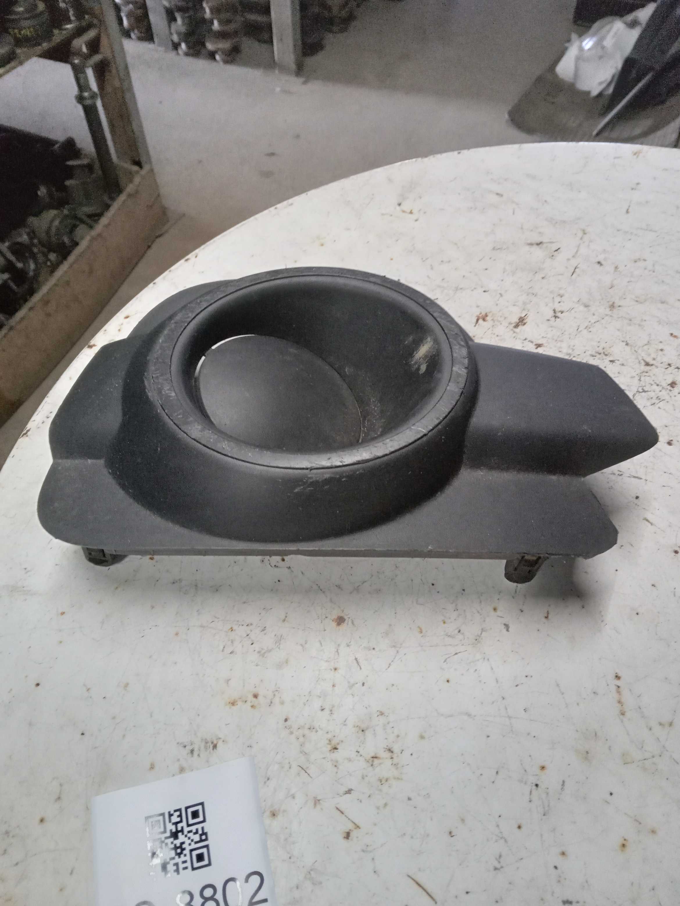 ACABAMENTO FAROL MILHA LADO ESQUERDO RENAULT KWID 2