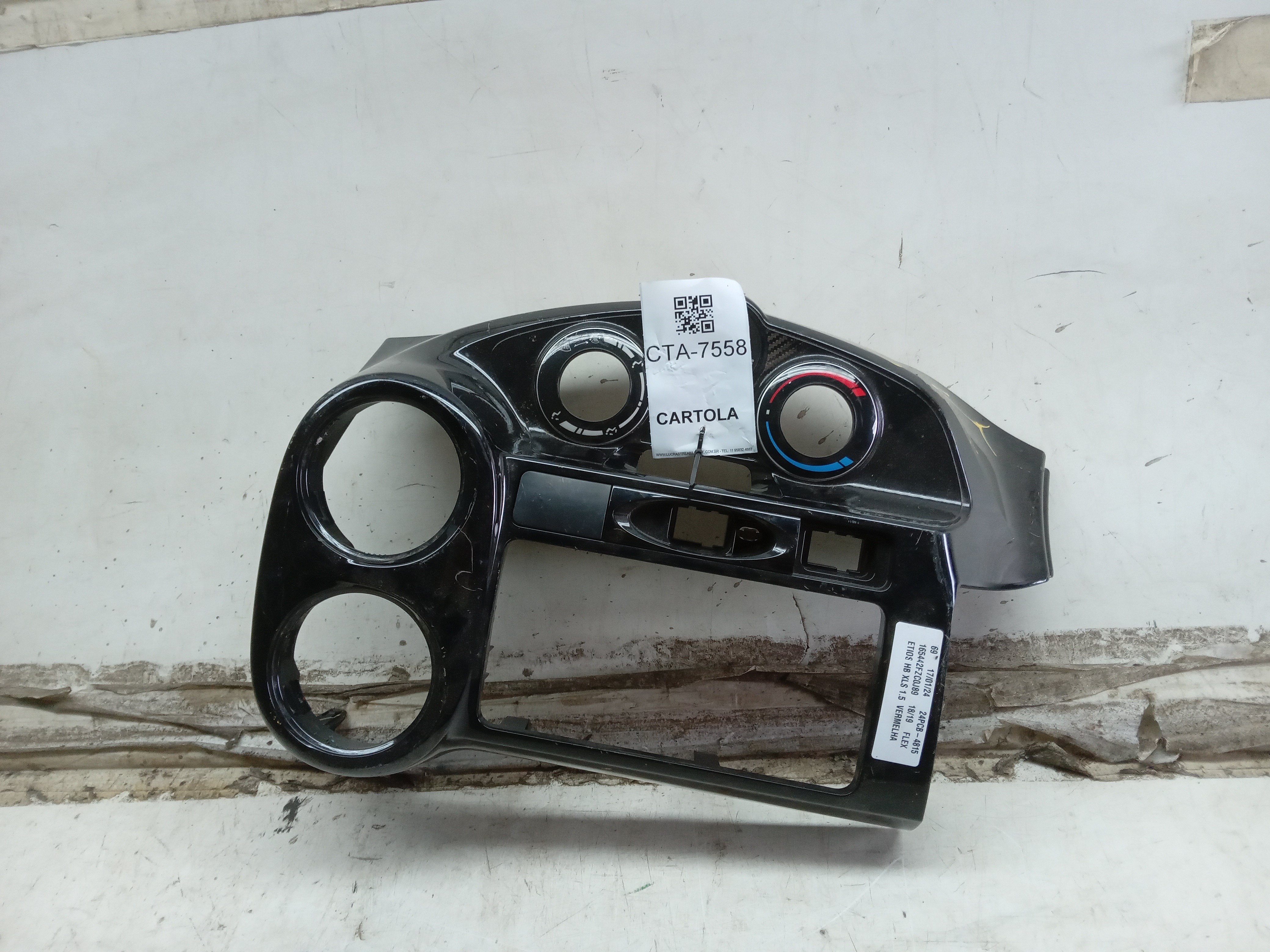MOLDURA CENTRAL COMANDO AR TOYOTA ETIOS 2019 1