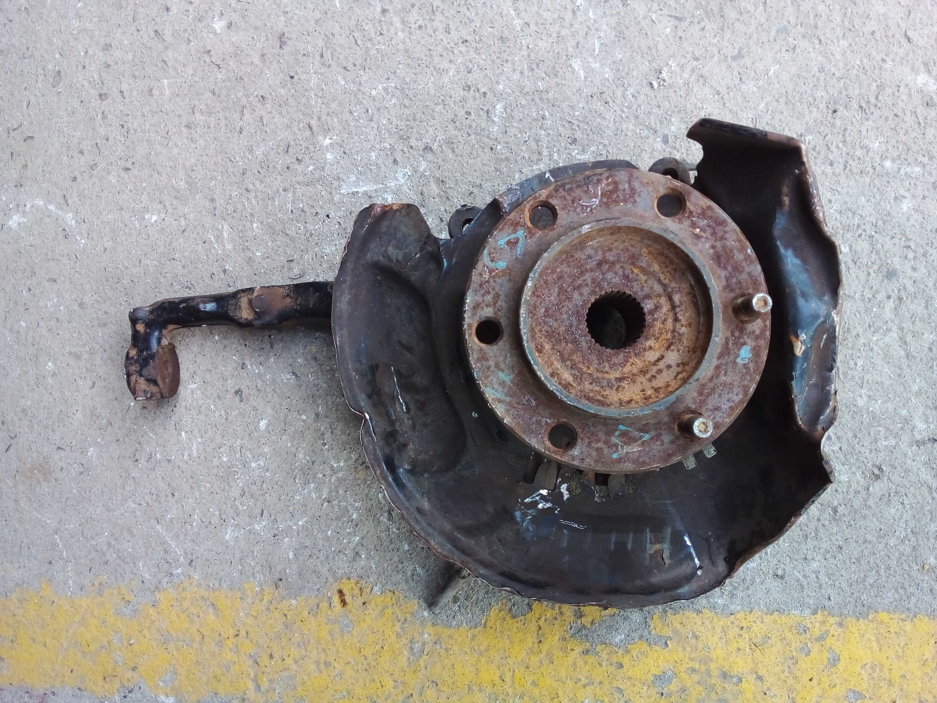 CUBO MONTANTE DIANTEIRO ESQUERDO HILUX 2010 2
