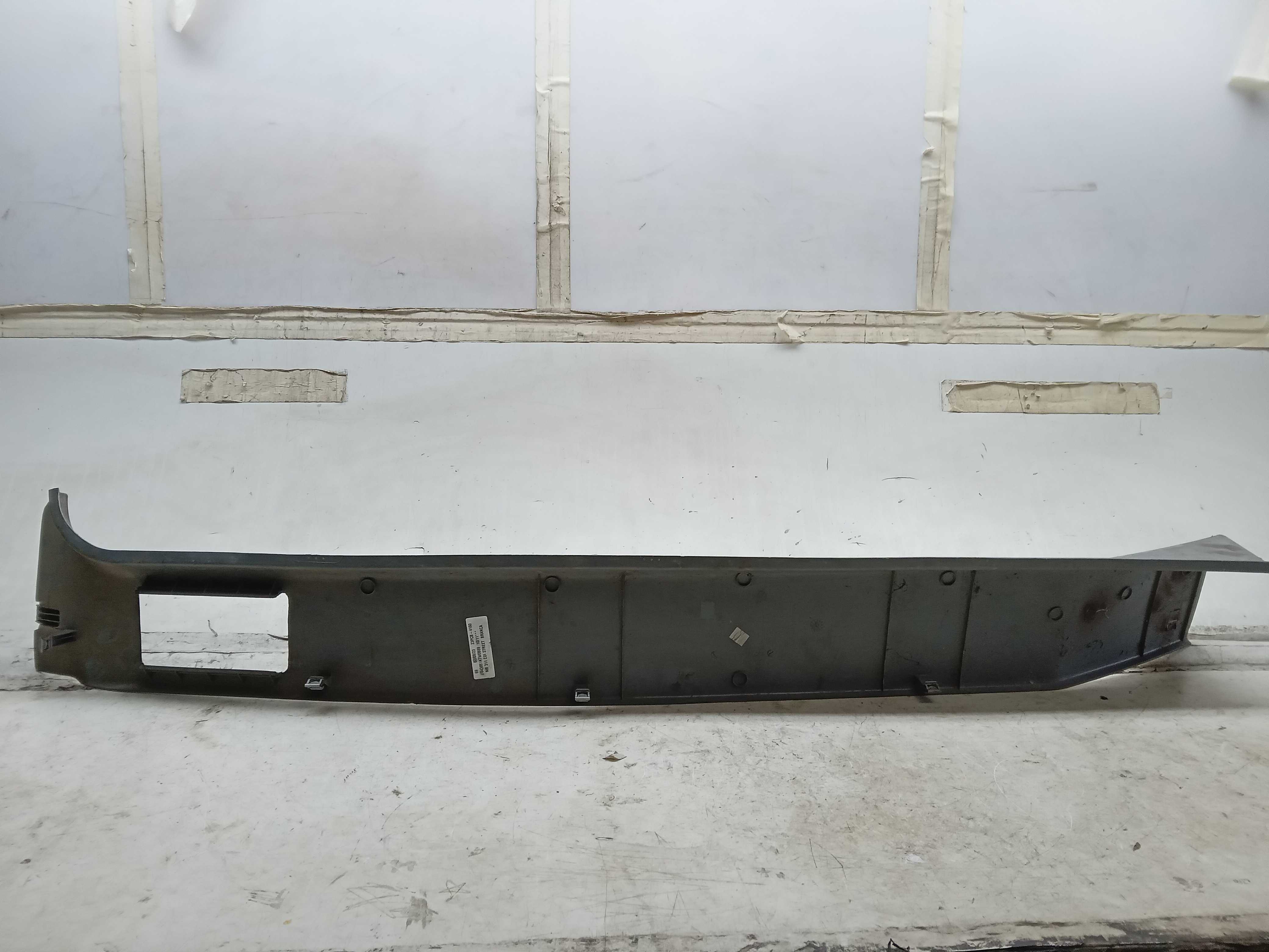 MOLDURA ACABAMENTO COLUNA MB 311 2010 2