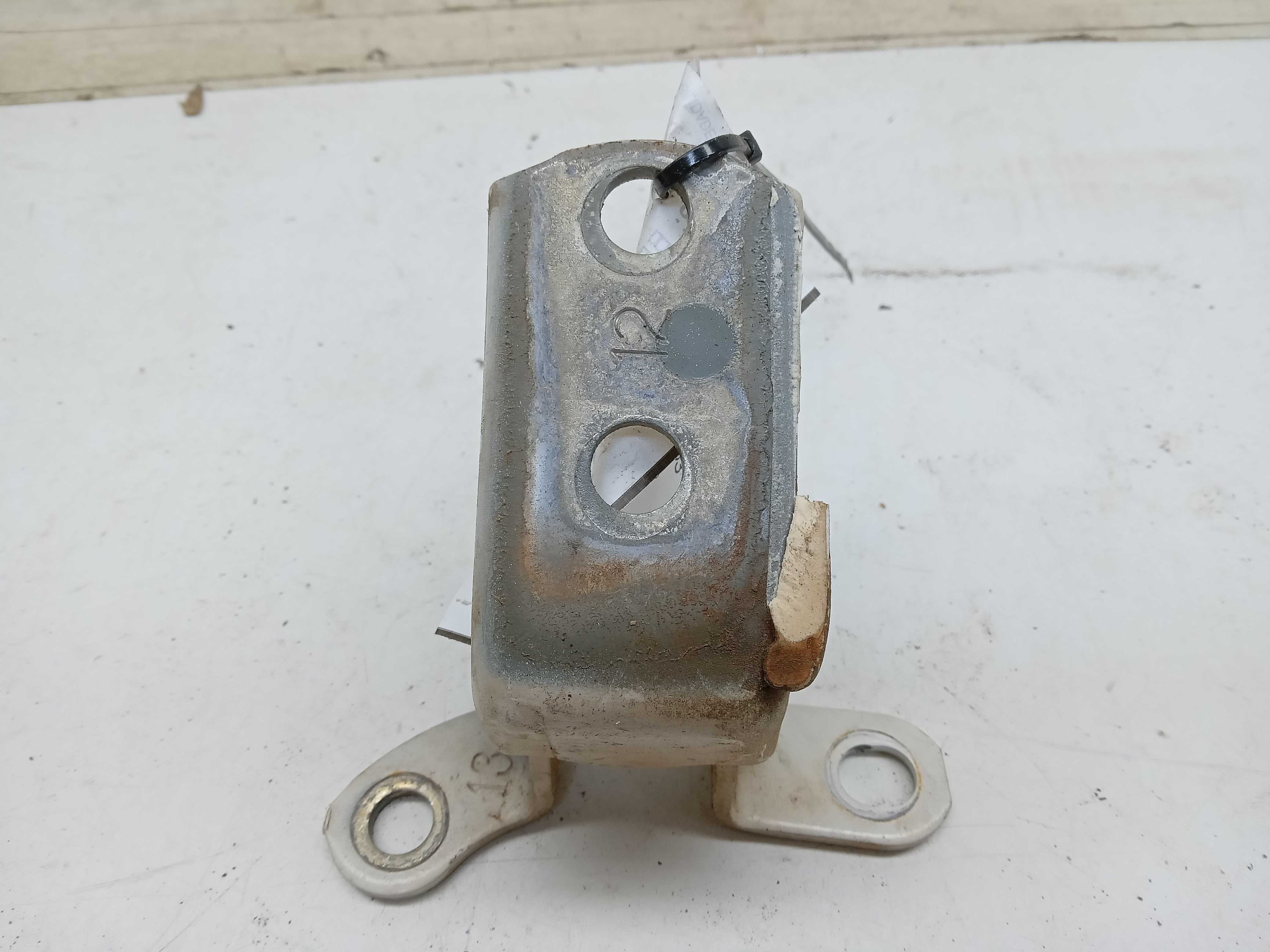 DOBRADIÇA INFERIOR PORTA TRASEIRA LD TOYOTA HILUX SW4 2011 1