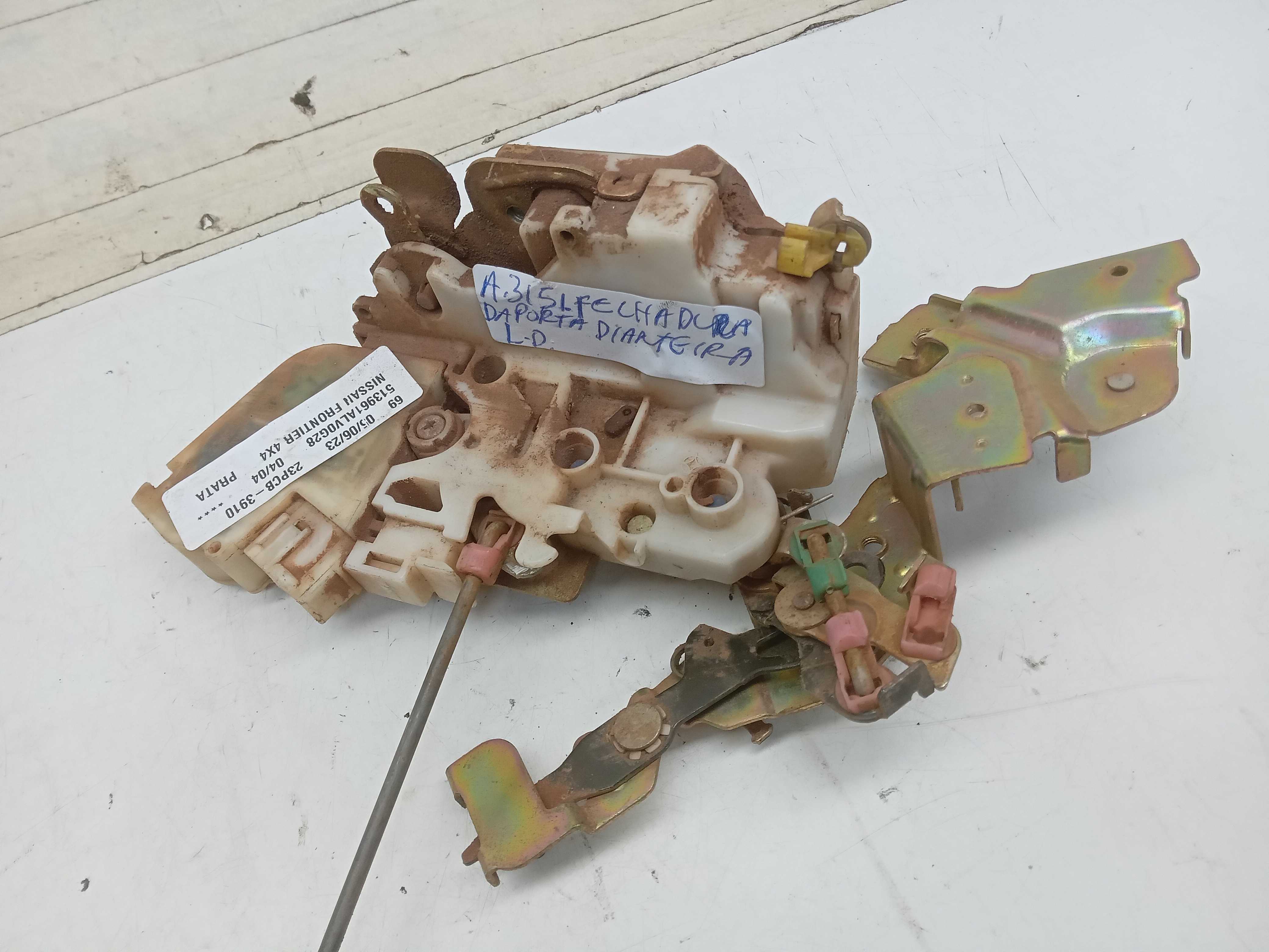FECHADURA PORTA DIANTEIRA LD NISSAN FRONTIER 2004 1