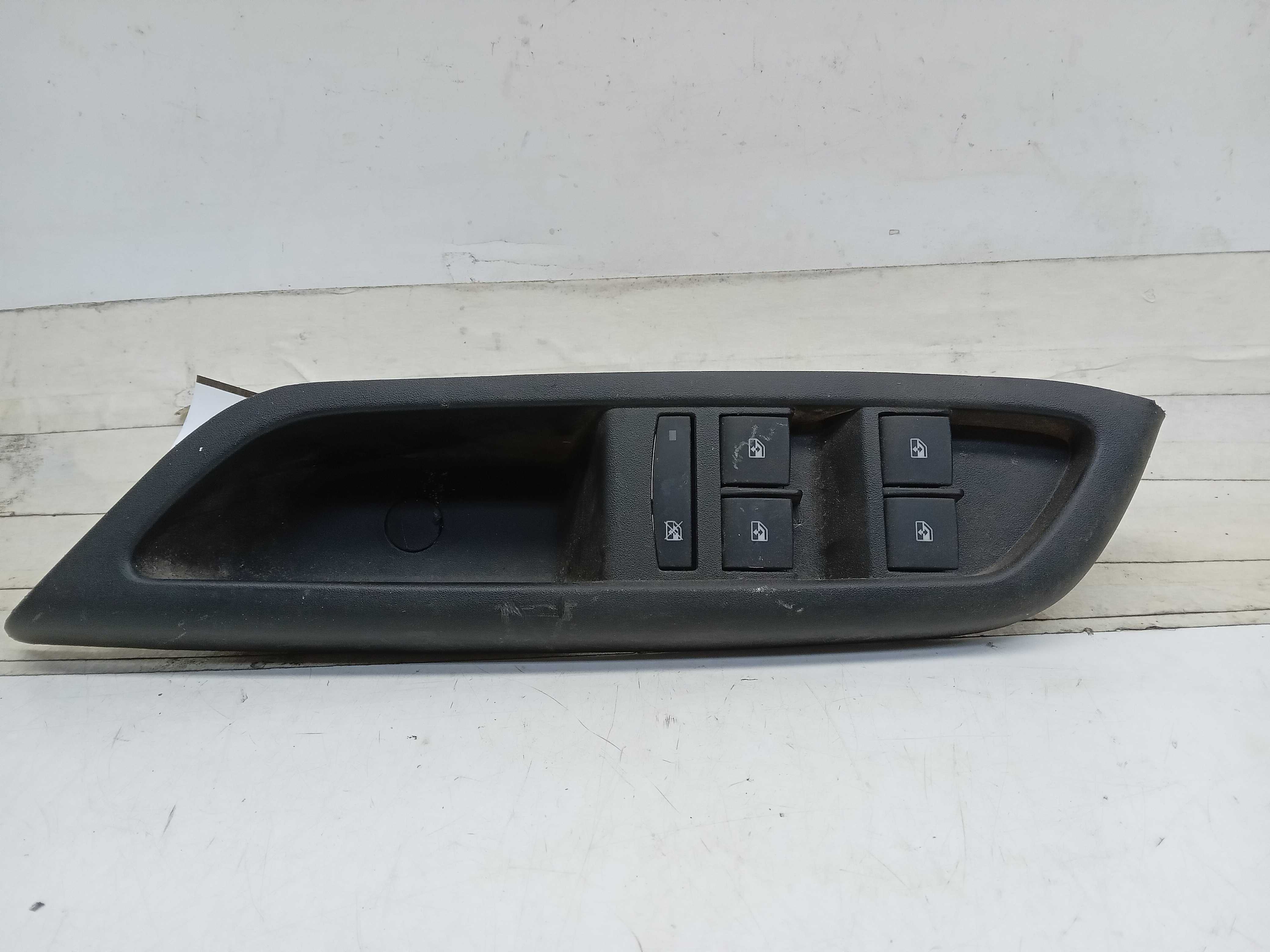 COMANDO BOTAO VIDRO ELETRICO DIANTEIRO LE GM S10 1
