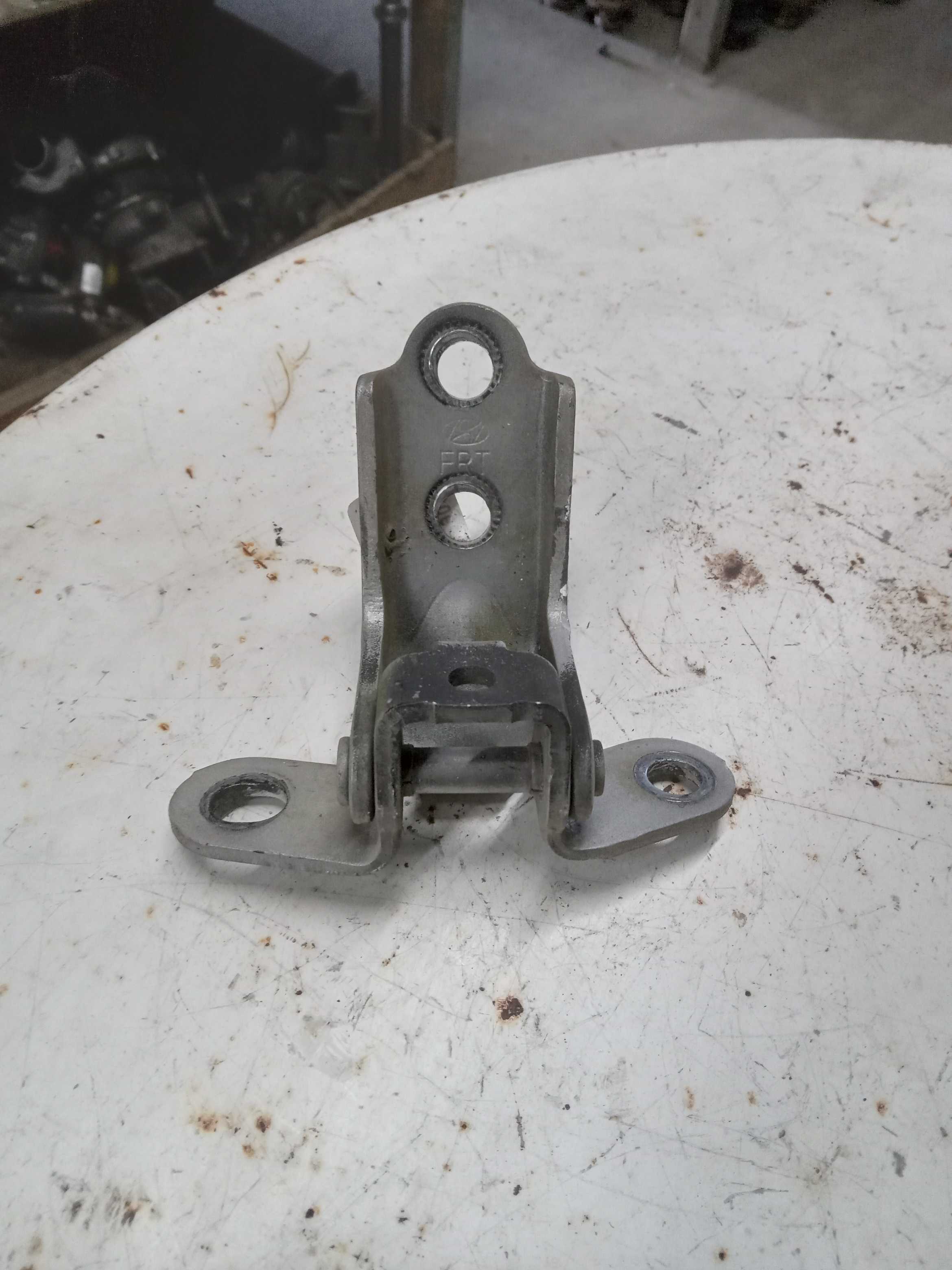 DOBRADIÇA SUPERIOR PORTA HYUNDAI IX35 2015 2