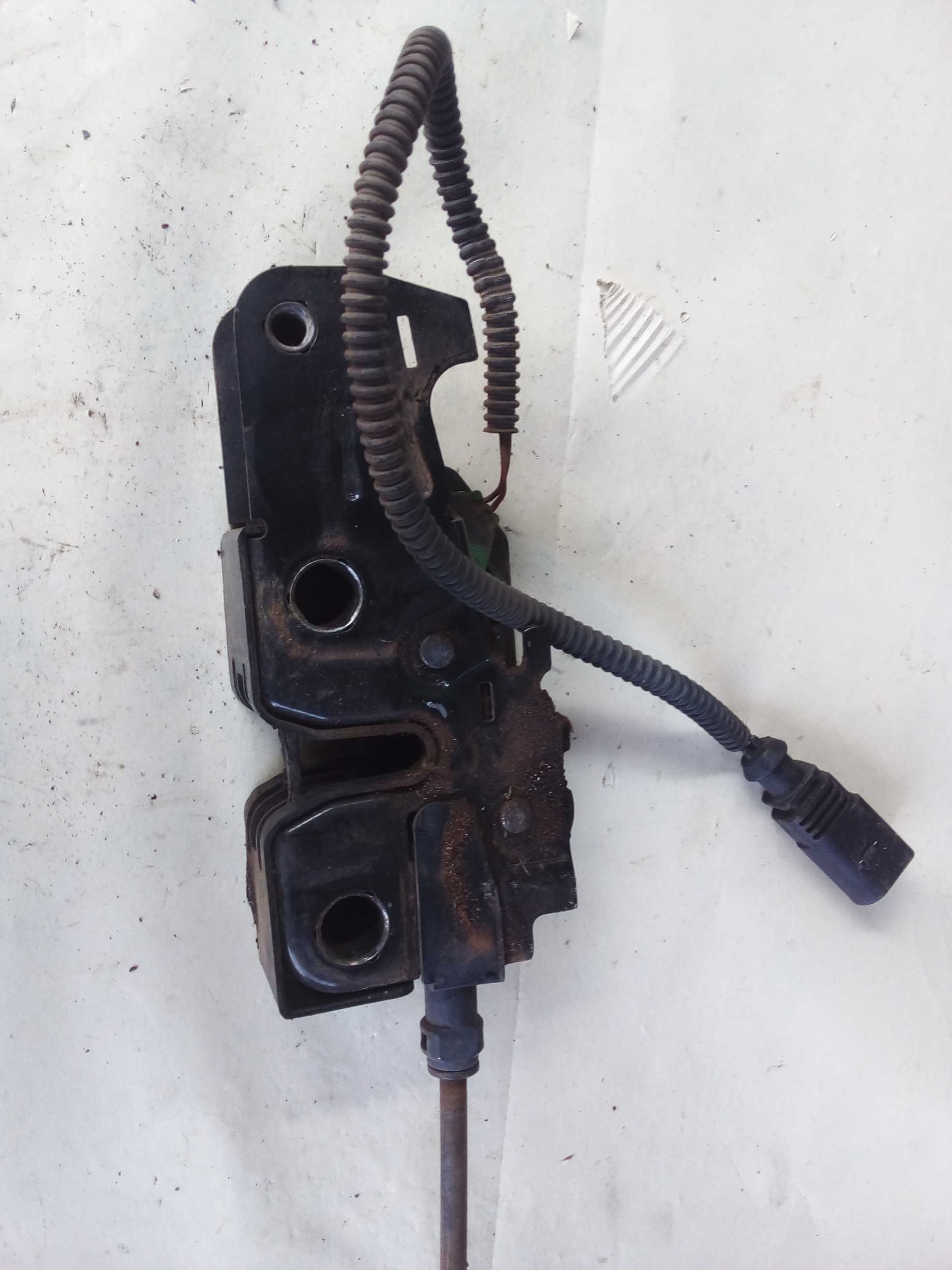 FECHADURA CAPÔ AMAROK 2016 2