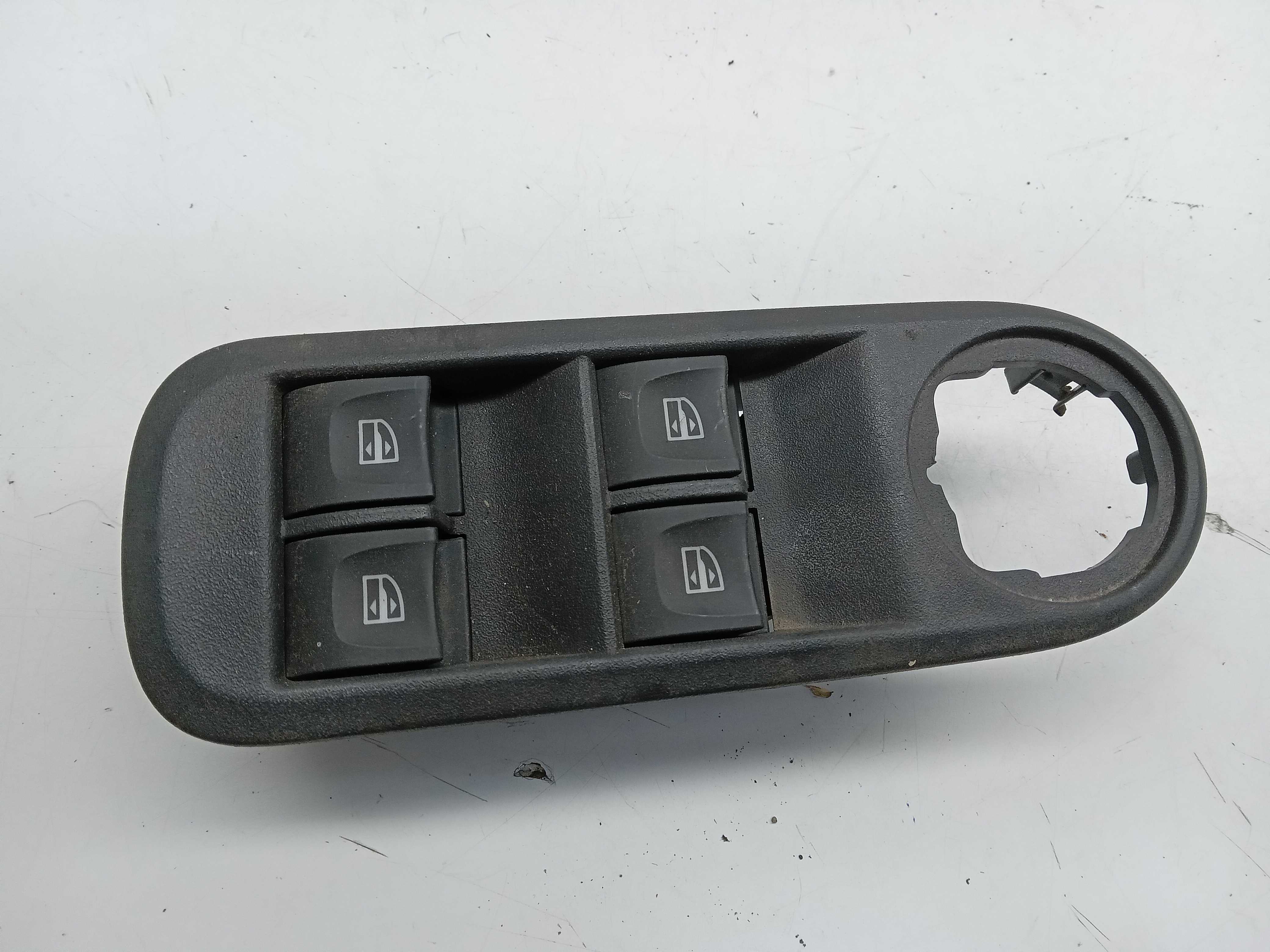 COMANDO BOTAO VIDRO ELETRICO DIANTEIRO RENAULT DUSTER 2012 2