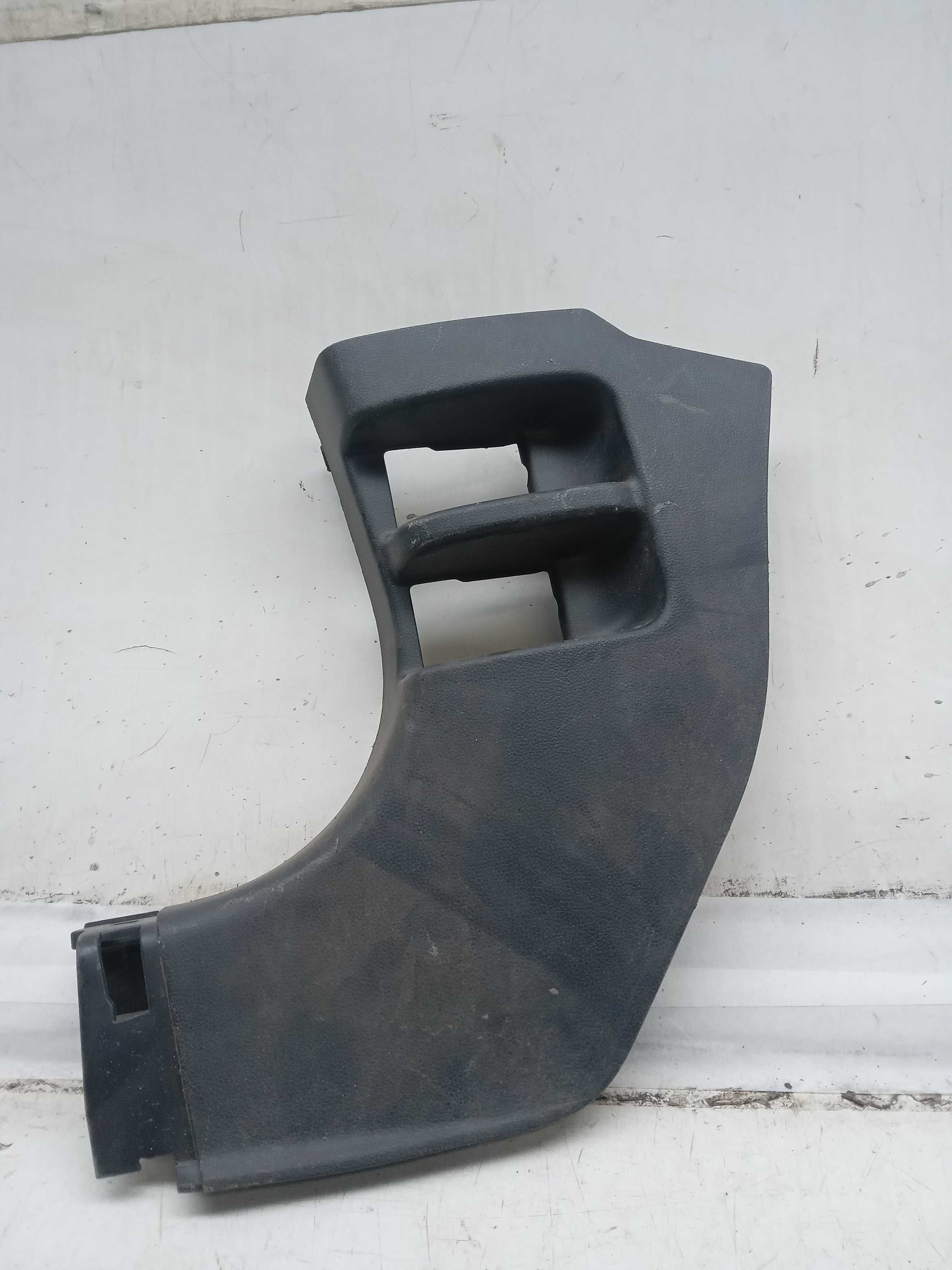 ACABAMENTO MOLDURA COLUNA INFERIOR LE HONDA WRV