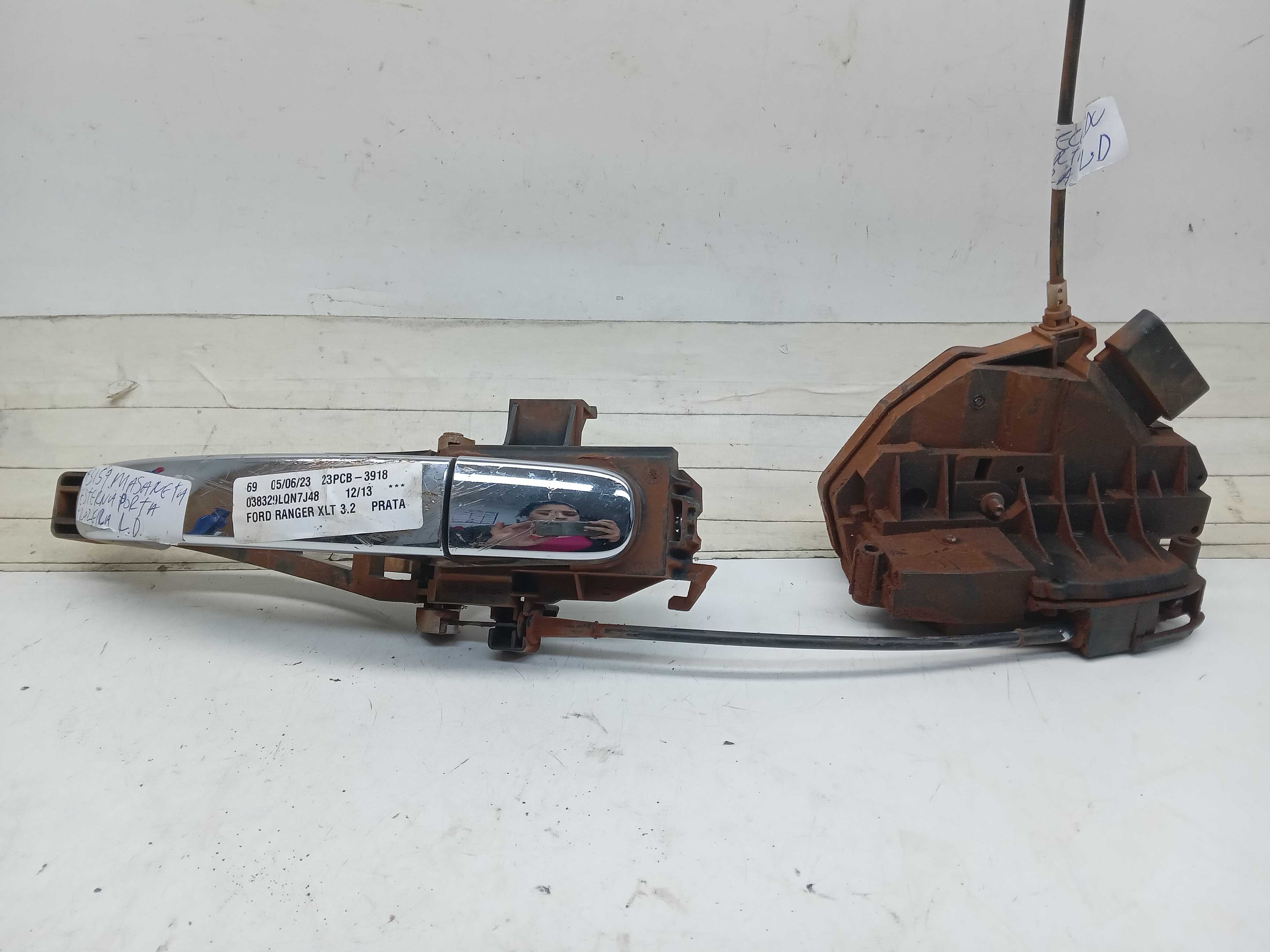 FECHADURA COM MAÇANETA EXTERNA PORTA TRAS LD FORD RANGER 13