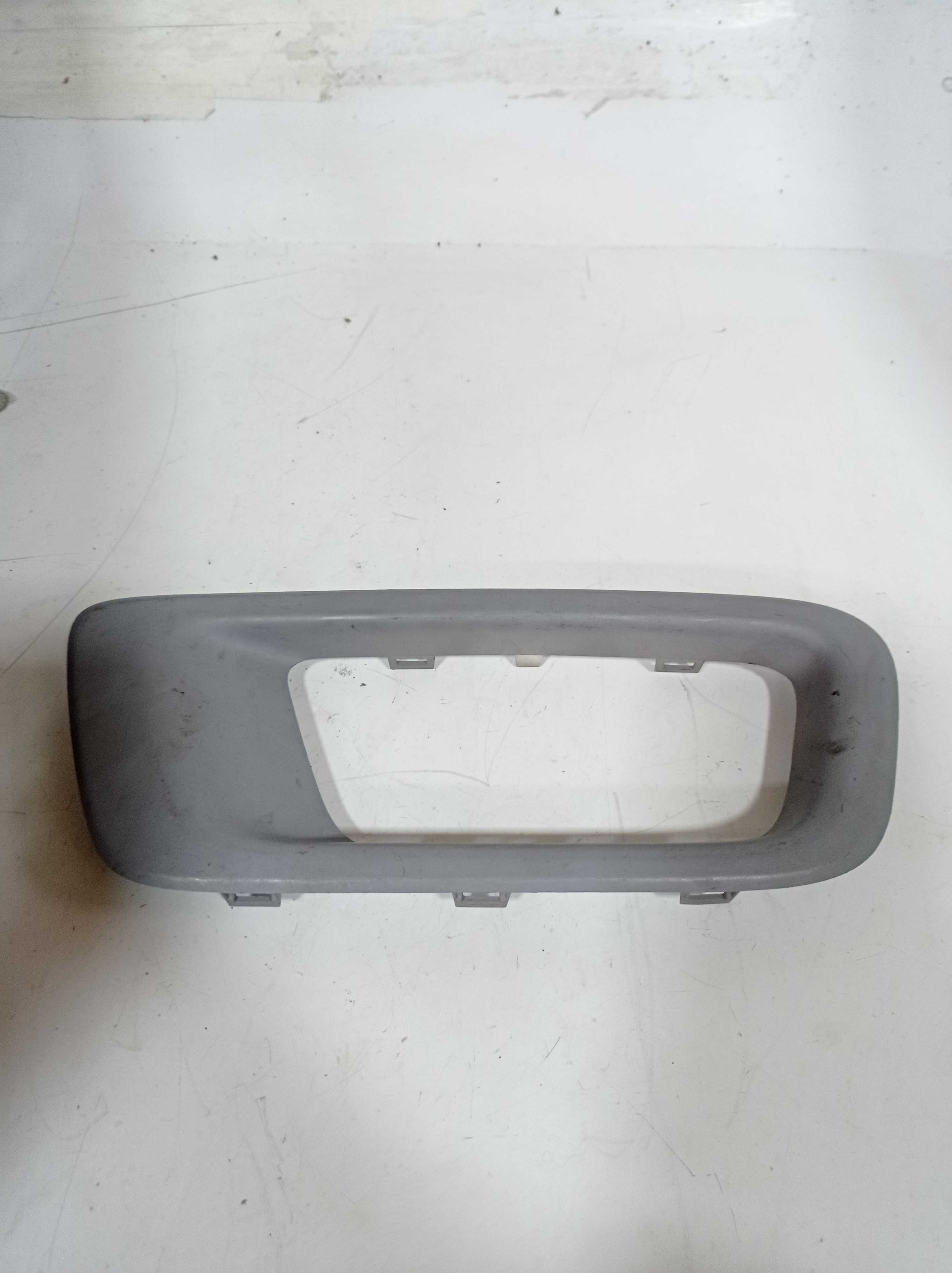 MOLDURA MILHA COM FURO ESQUERDO GM S10 2010 2015 1