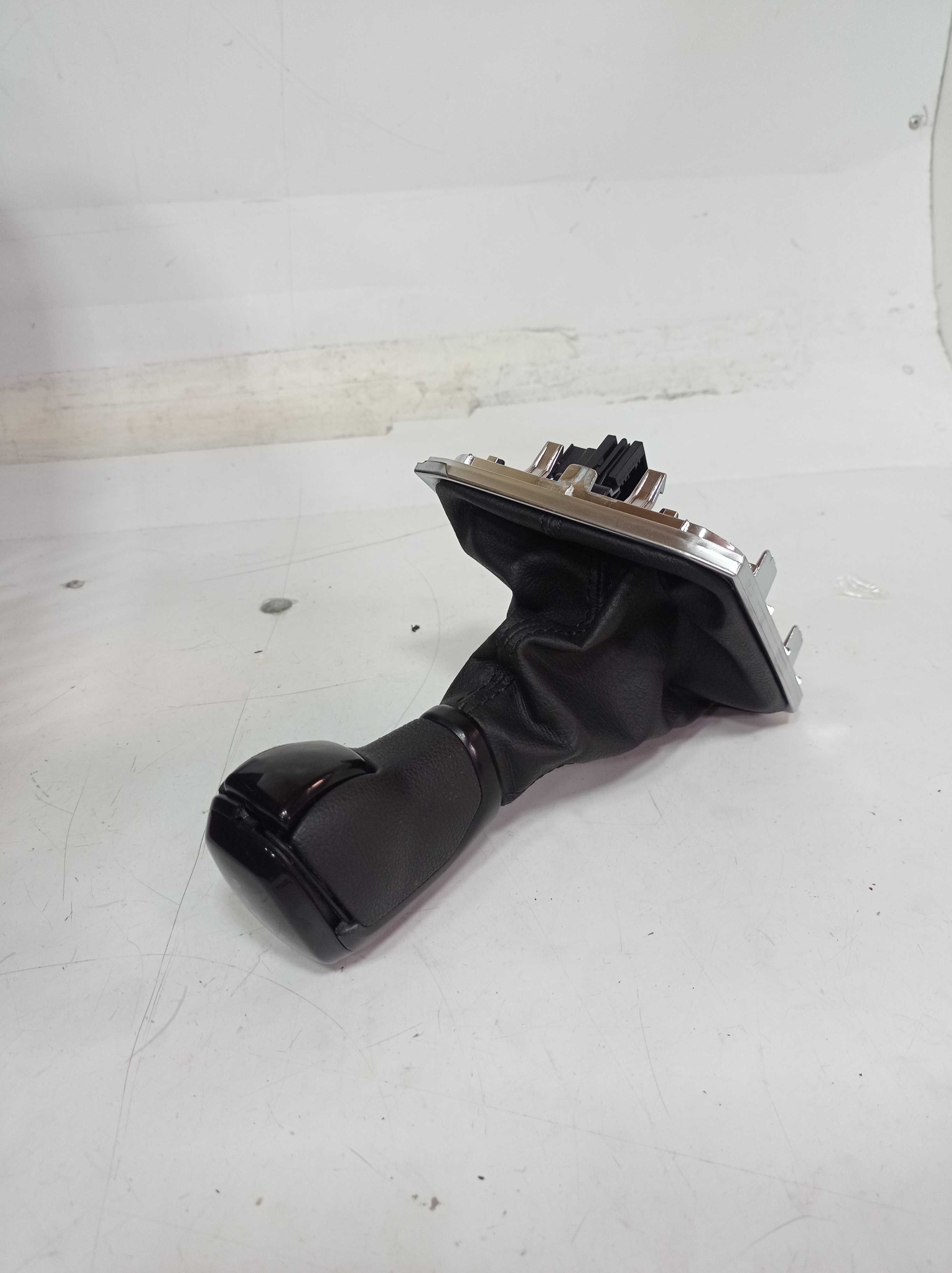 5NN713203G MANOPLA ALAVANCA MARCHA VW TIGUAN 2