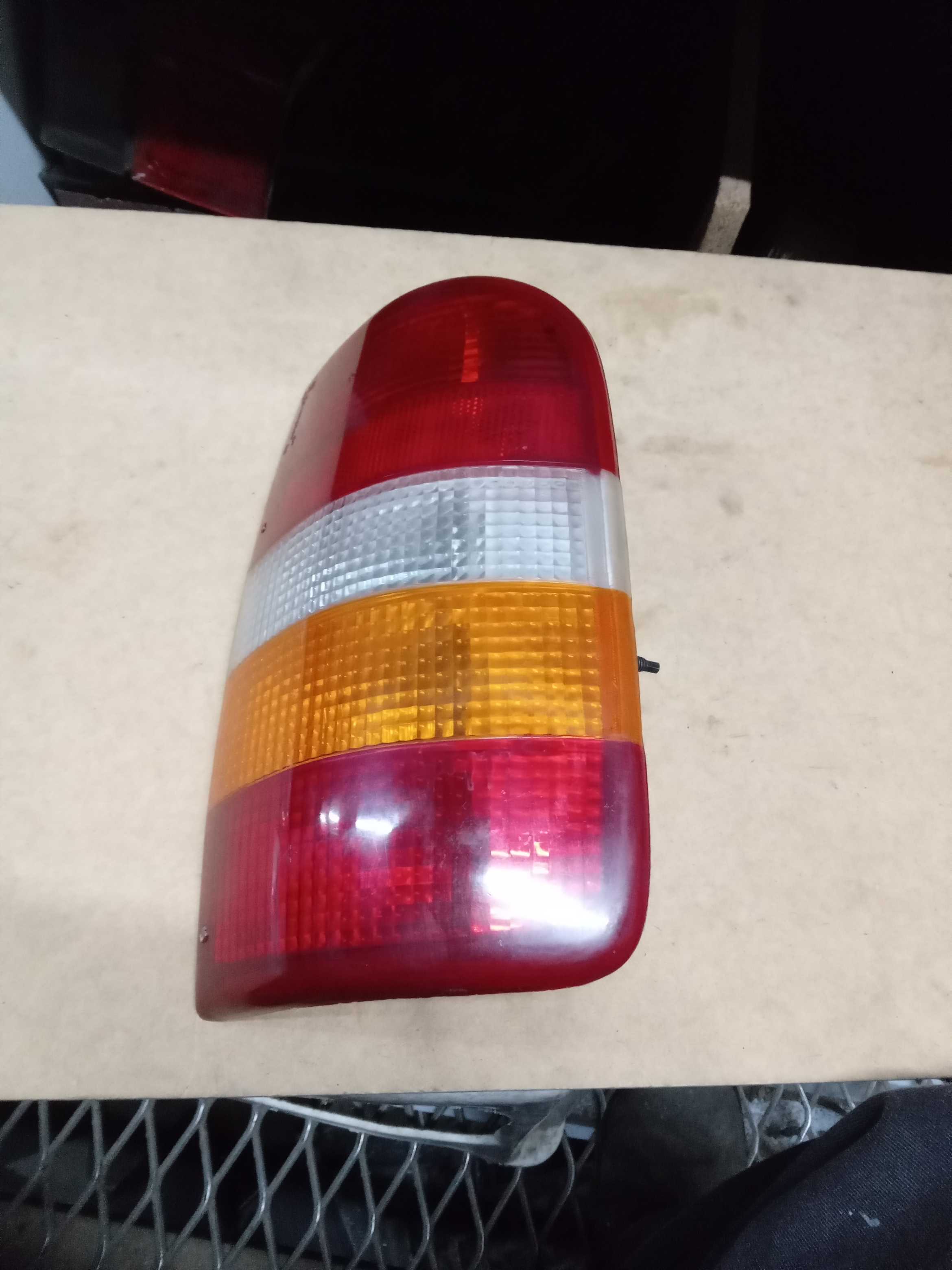 LANTERNA TRASEIRA ESQUERDA GM BLAZER 1995 A 2000 2