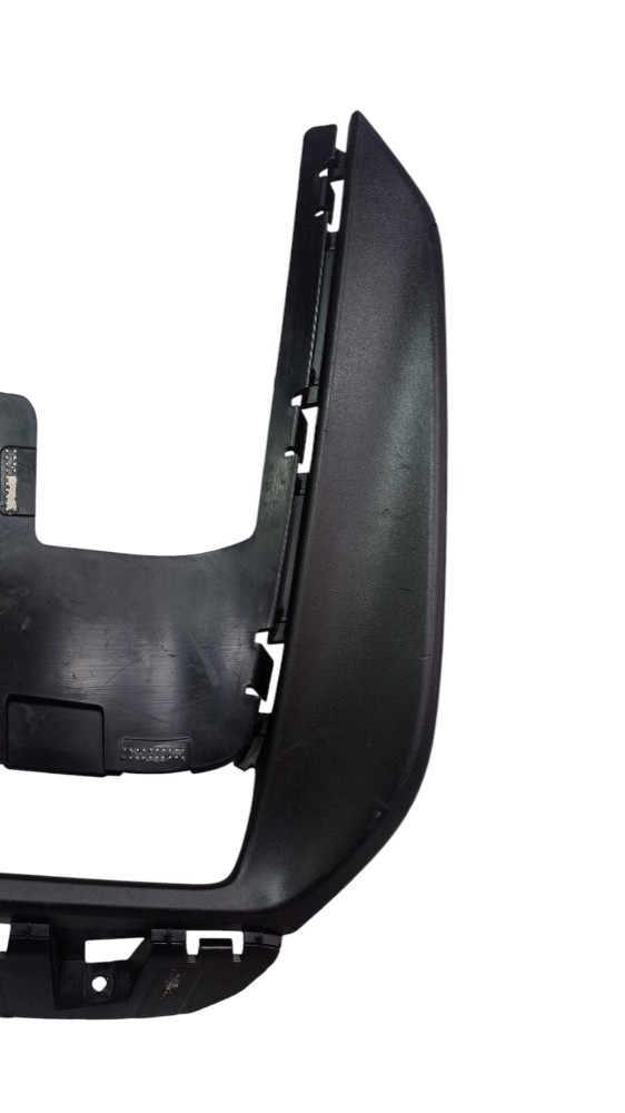 Moldura Direita Farol Auxiliar Drl Gm Tracker 2019 A 2021 4