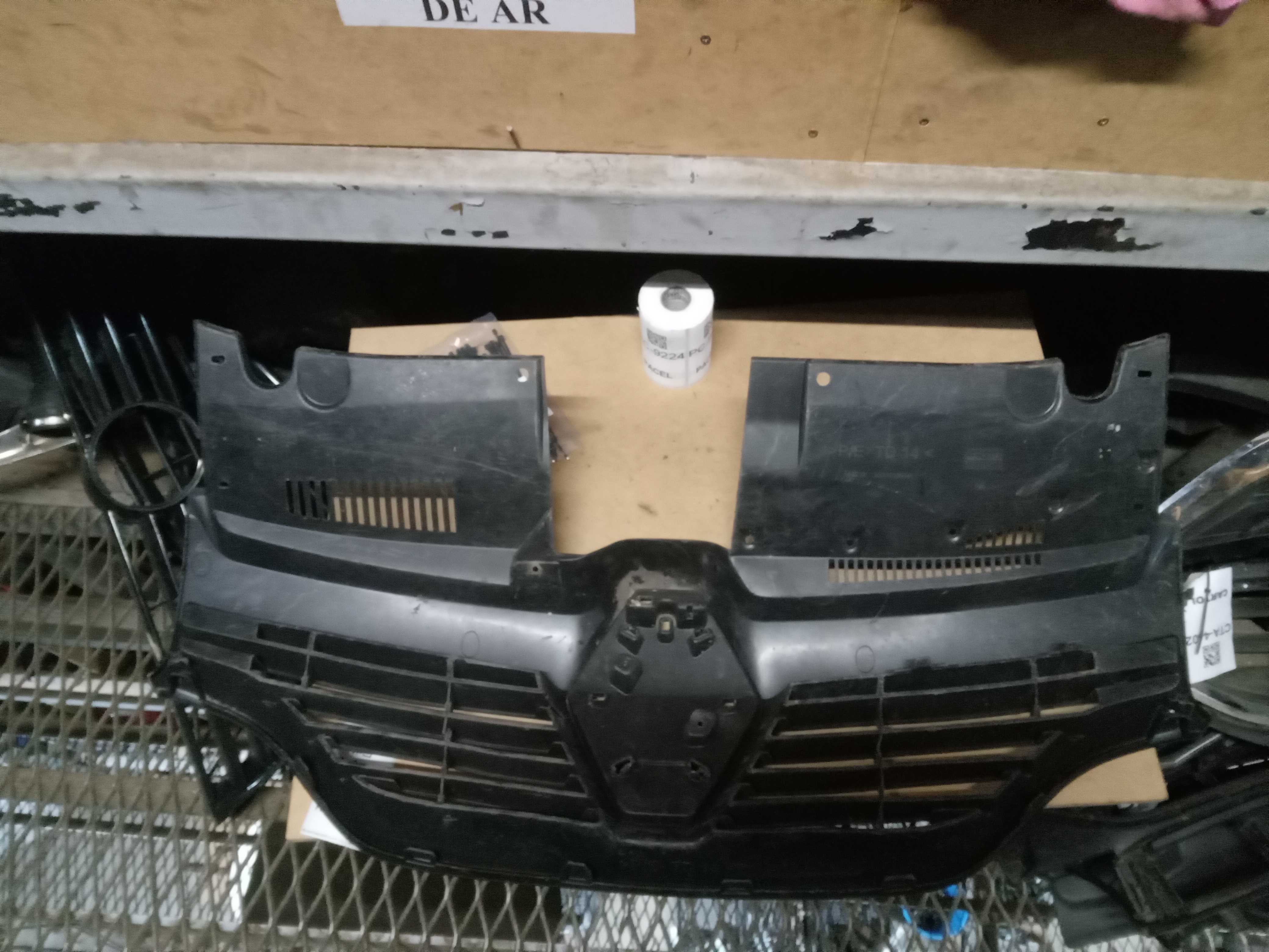 GRADE FRONTAL PARACHOQUE RENAULT LOGAN OU SANDERO 2014 1