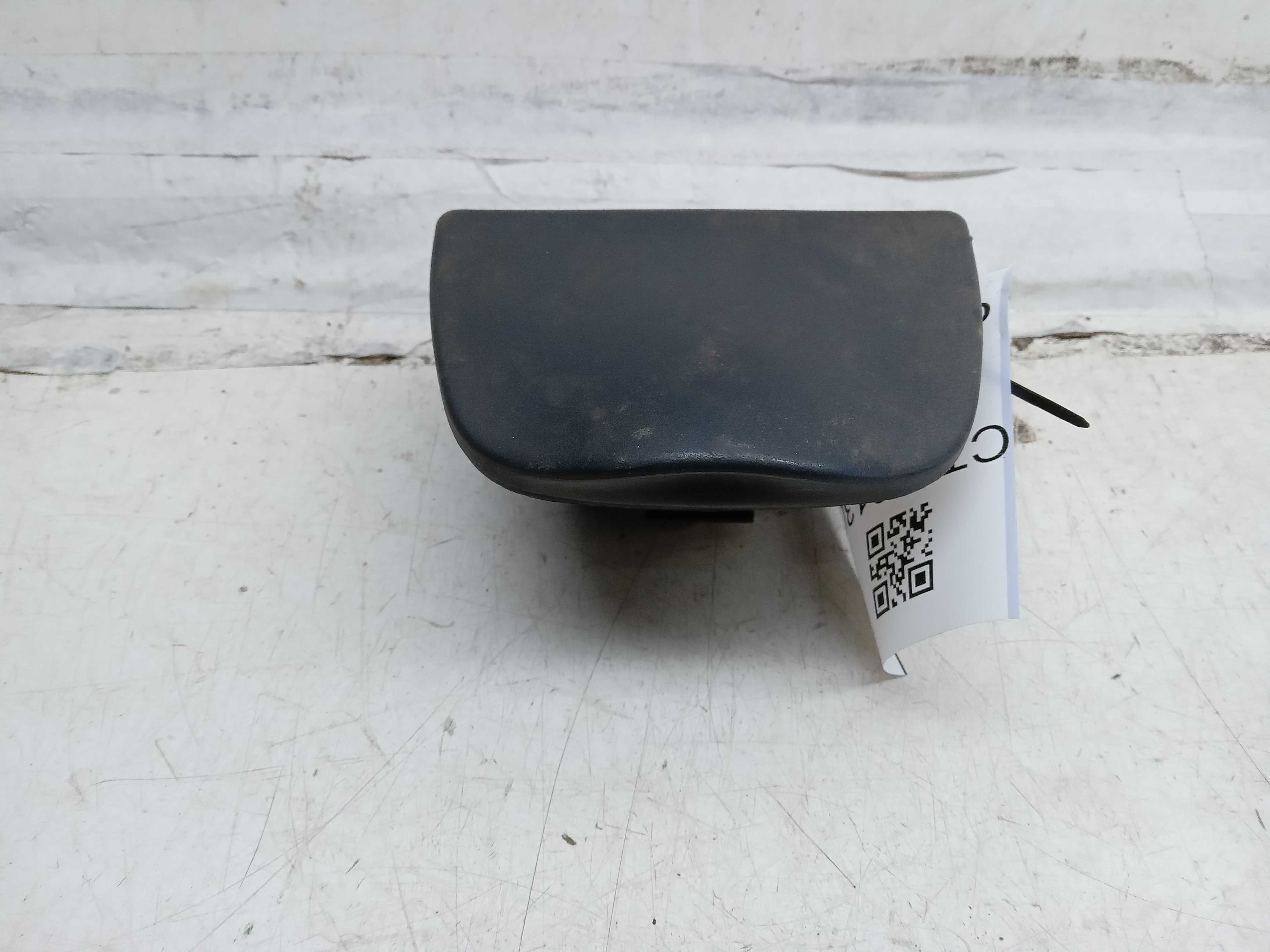 MOLDURA CINZEIRO CONSOLE PEUGEOT 206 1