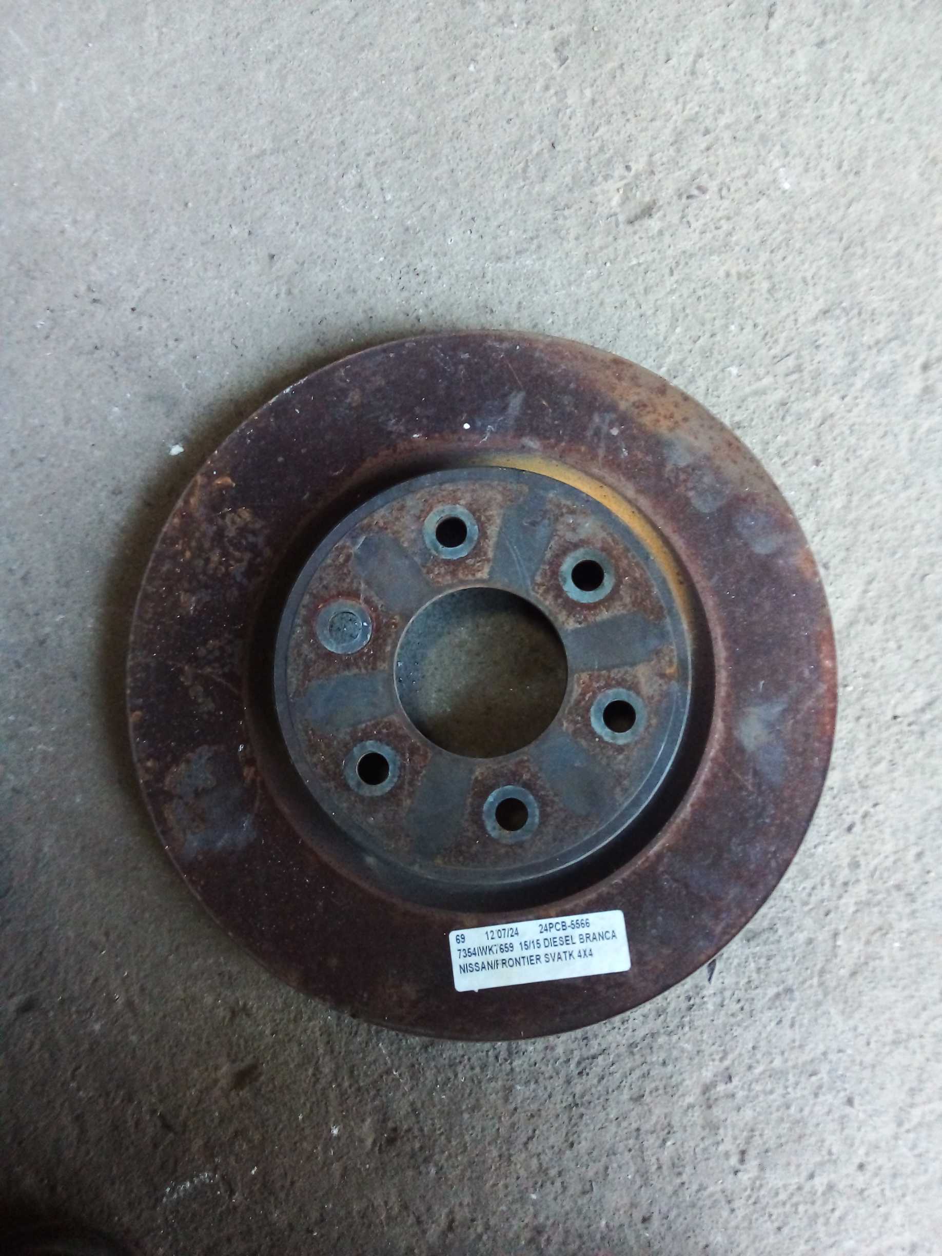 Disco de freio dianteiro Nissan Frontier 2015